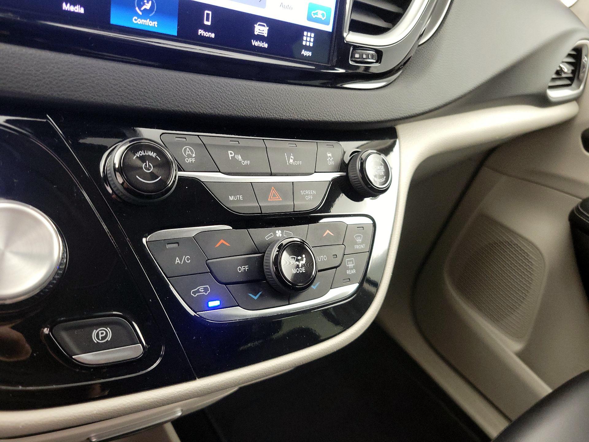 Thumbnail: 2024 Chrysler Pacifica - 16