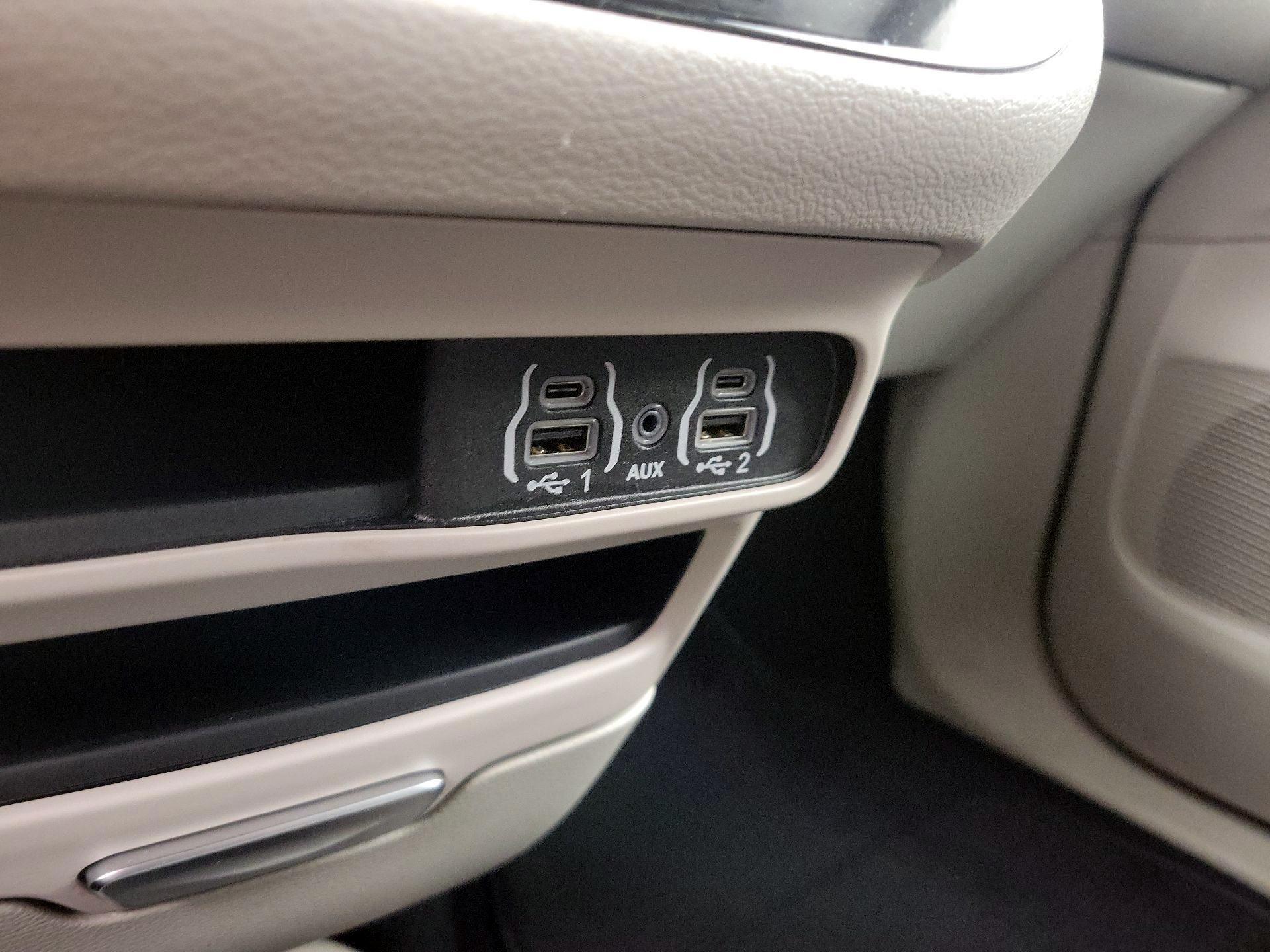 Thumbnail: 2024 Chrysler Pacifica - 18