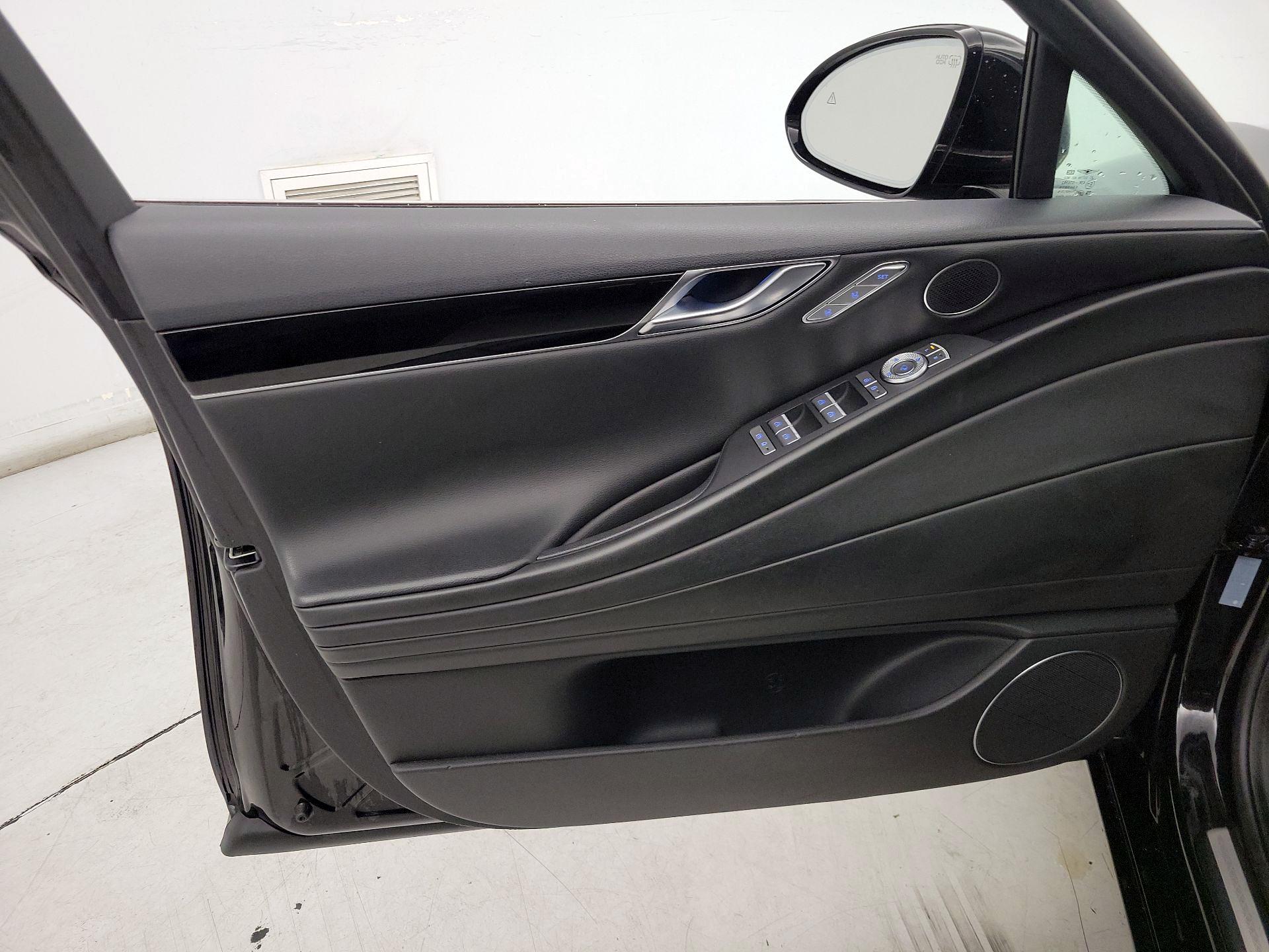 Thumbnail: 2023 Genesis G80 - 12