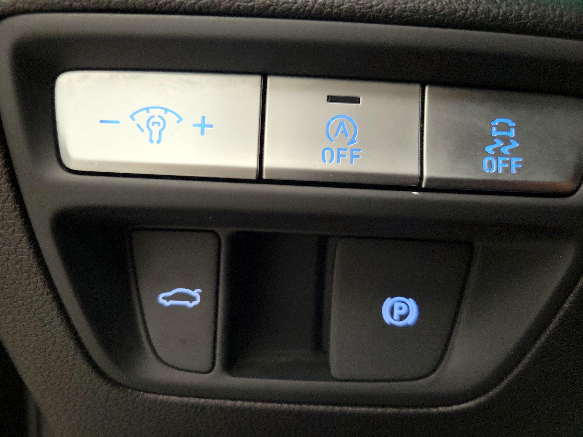 Thumbnail: 2023 Genesis G80 - 13