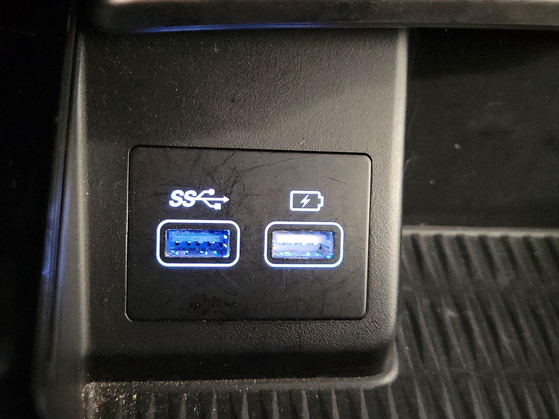 Thumbnail: 2023 Genesis G80 - 19