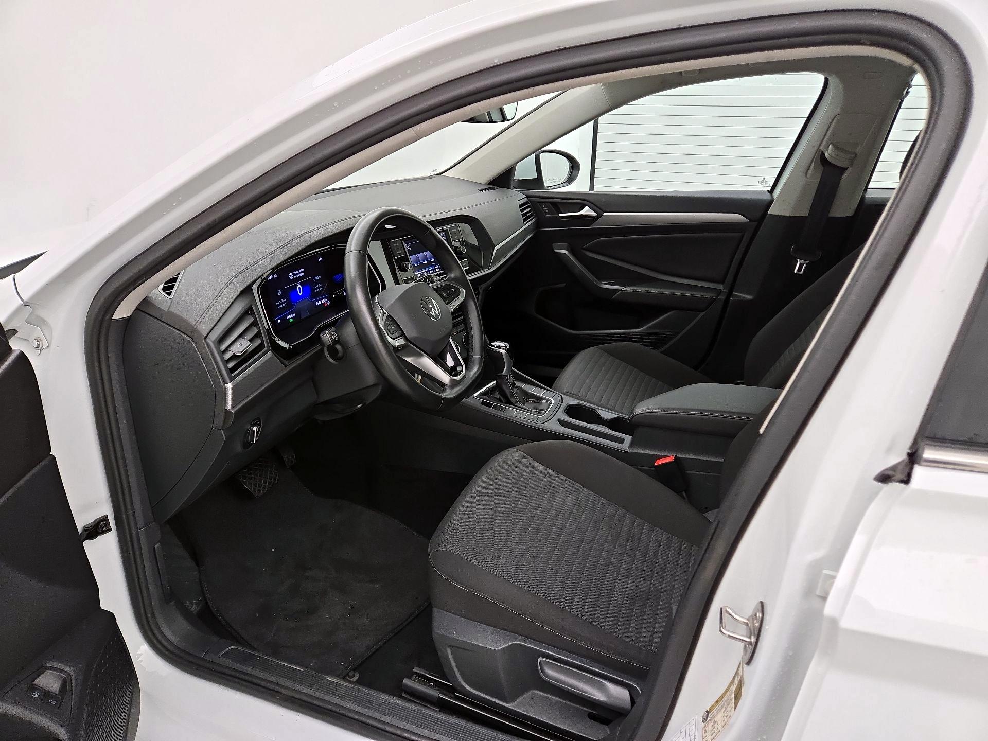 Thumbnail: 2024 Volkswagen Jetta - 11