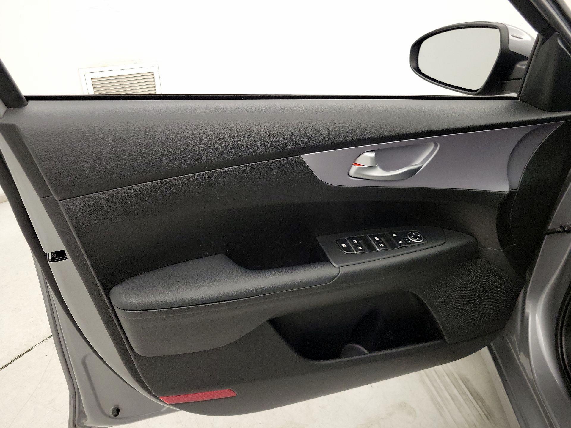 Thumbnail: 2024 Kia Forte - 12