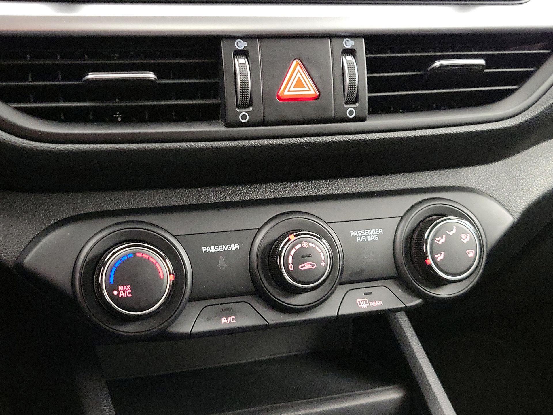 Thumbnail: 2024 Kia Forte - 16