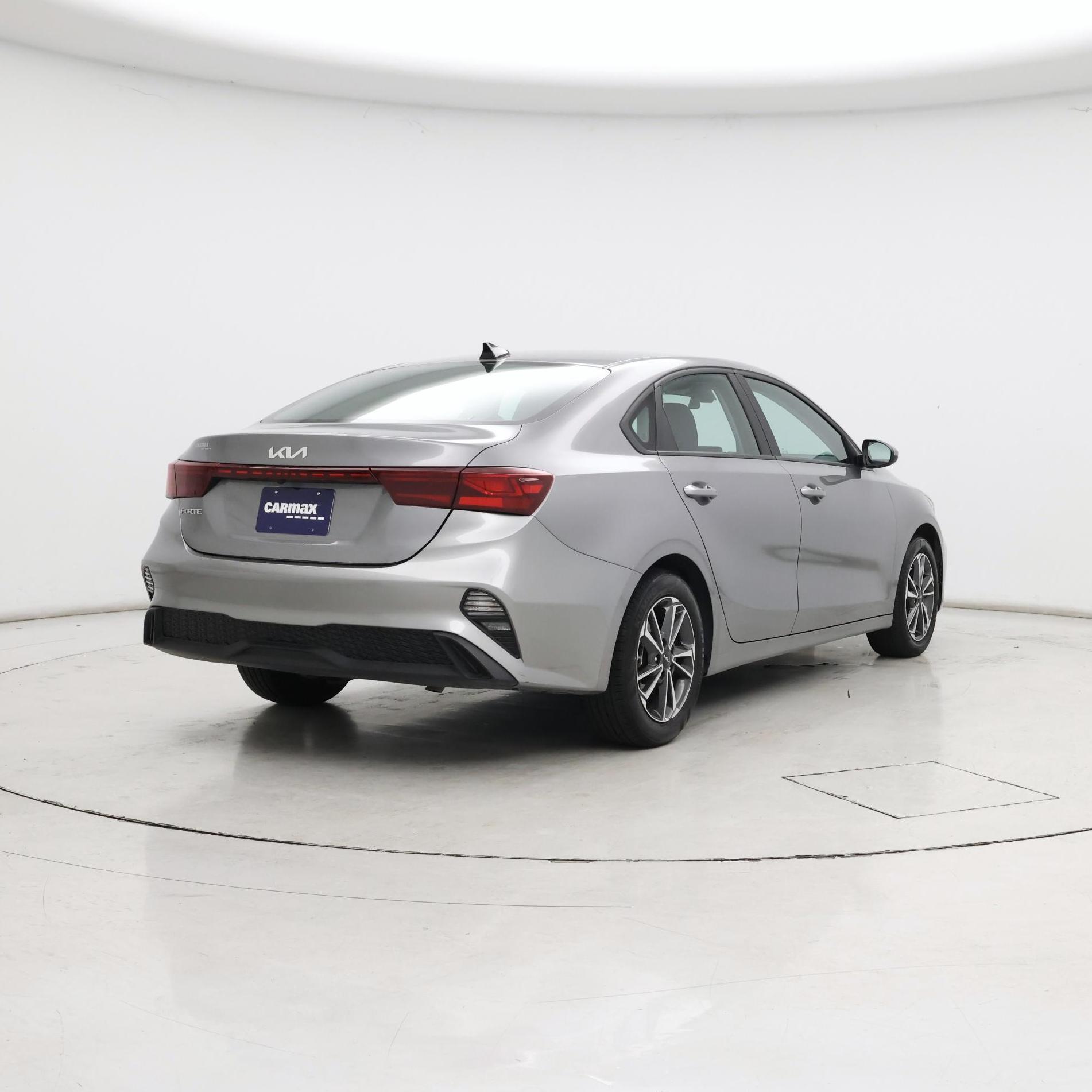 Thumbnail: 2024 Kia Forte - 8