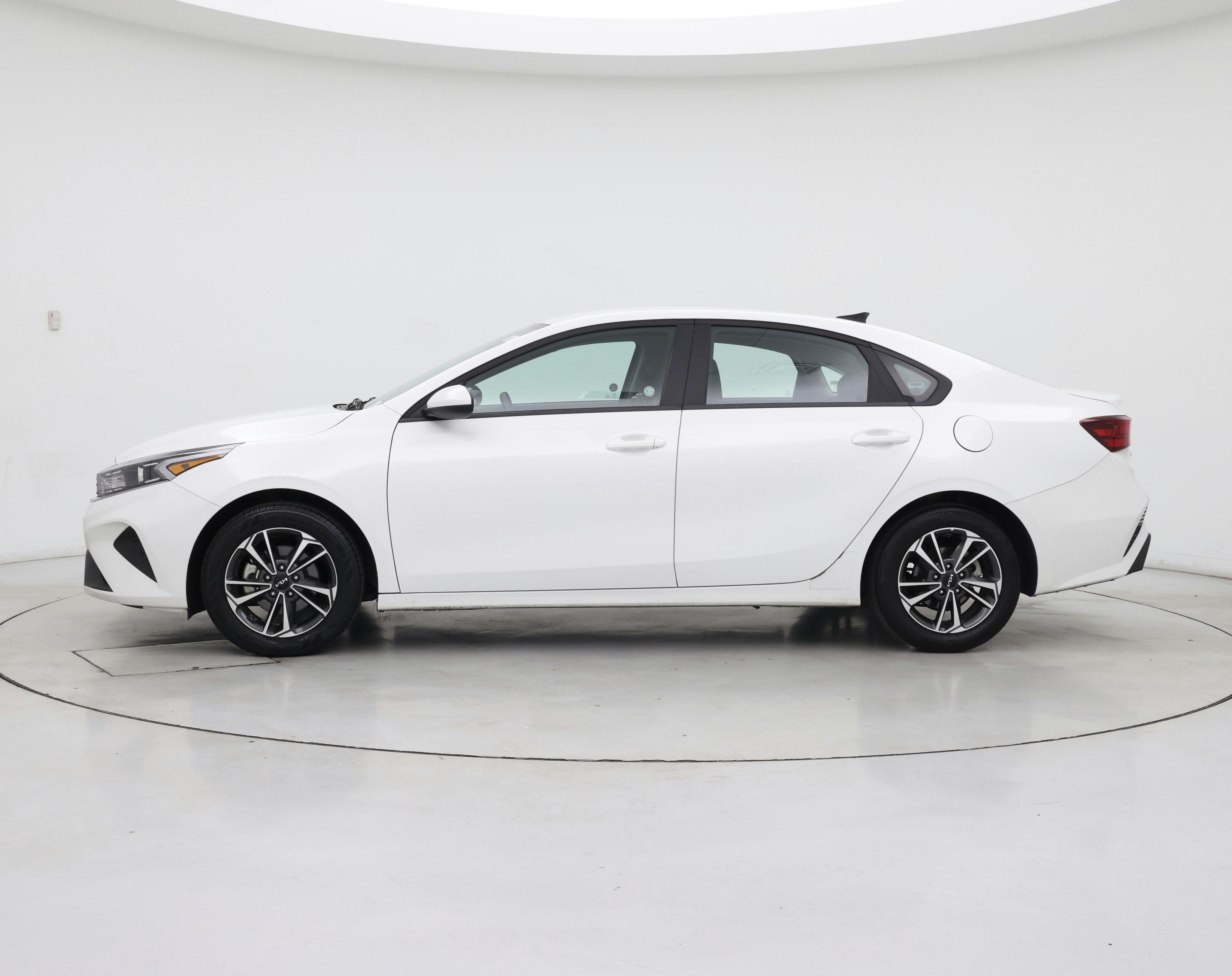 Thumbnail: 2024 Kia Forte - 3