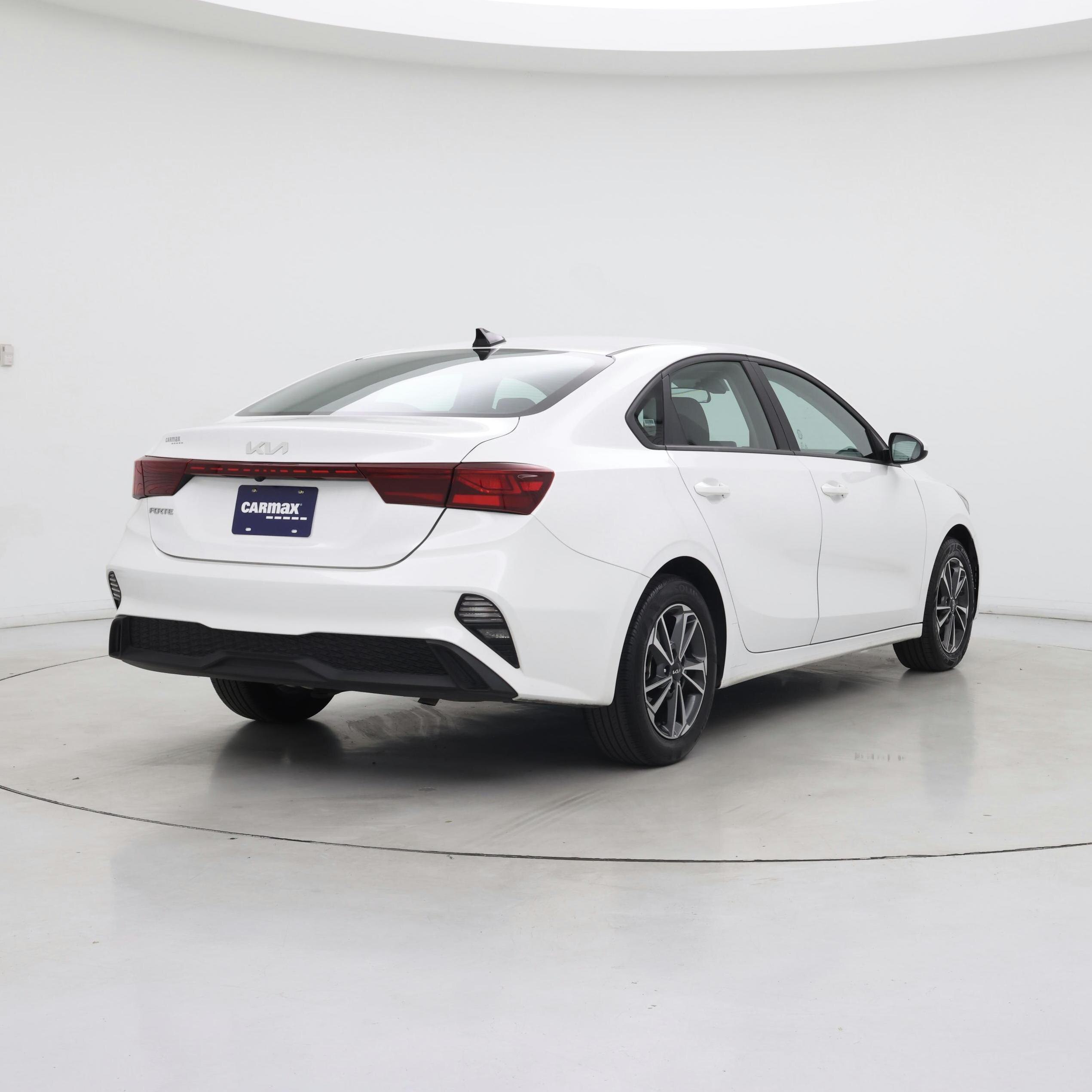 Thumbnail: 2024 Kia Forte - 8