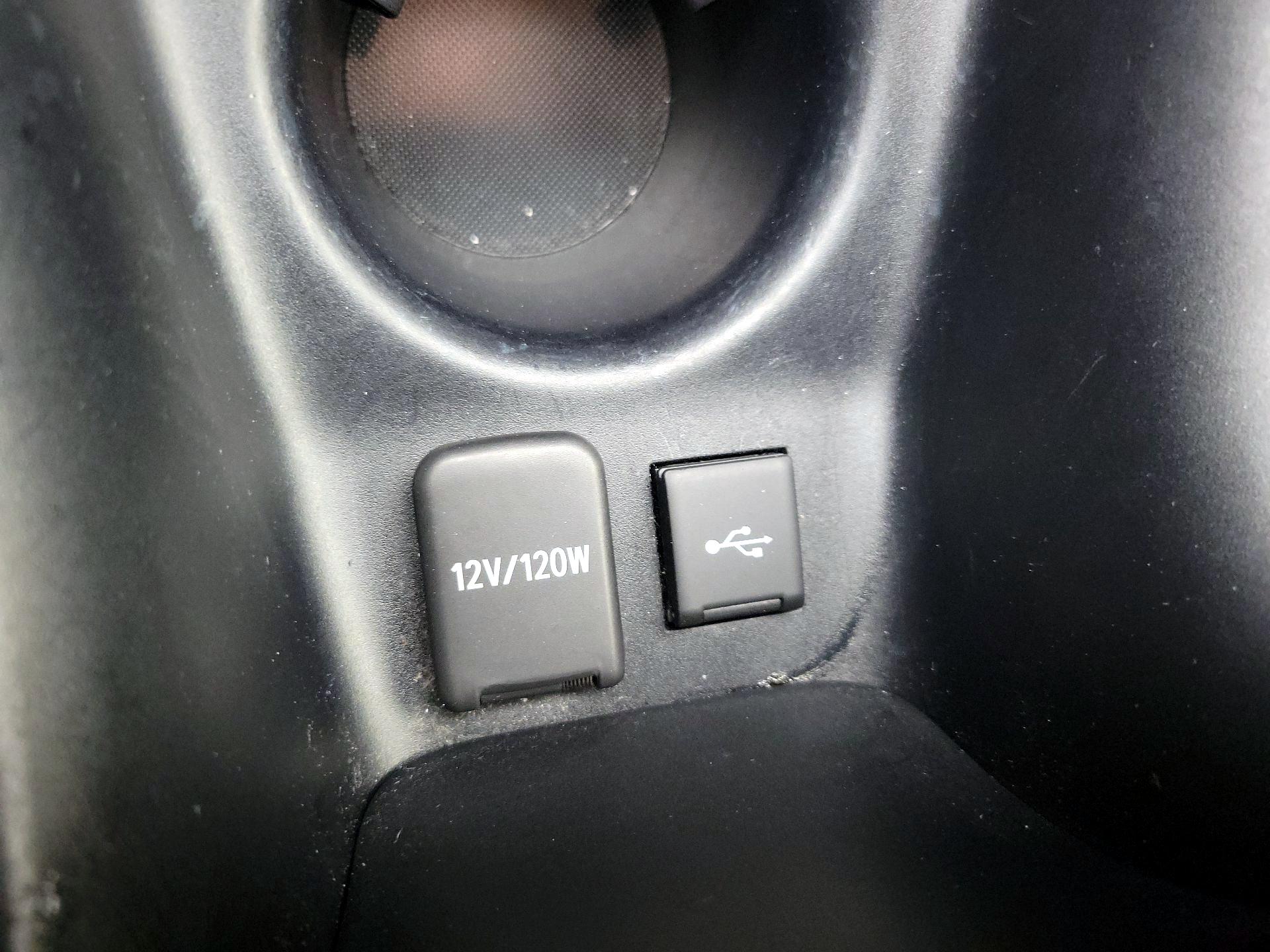 Thumbnail: 2022 Toyota Prius - 18