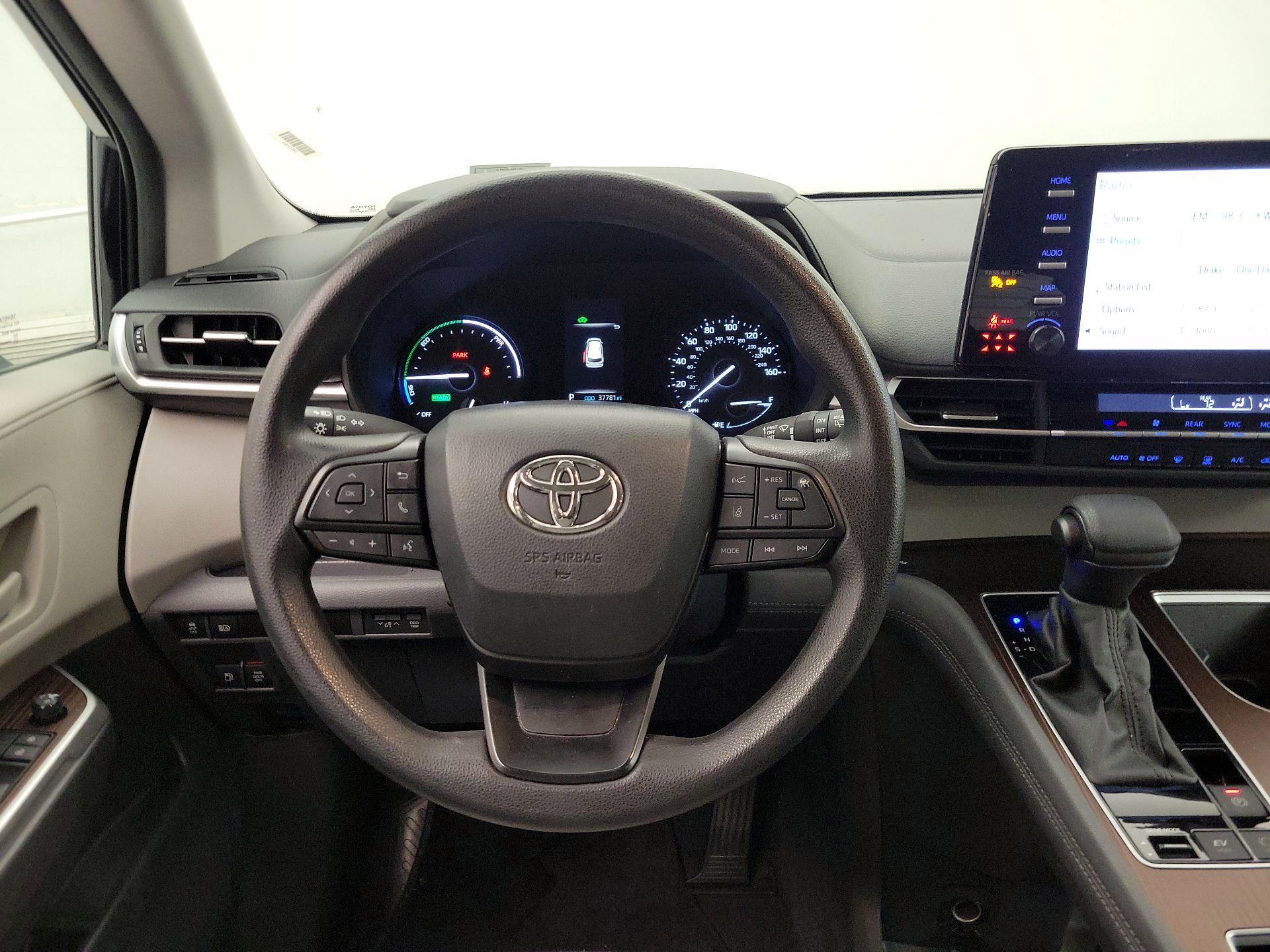 Thumbnail: 2024 Toyota Sienna - 10