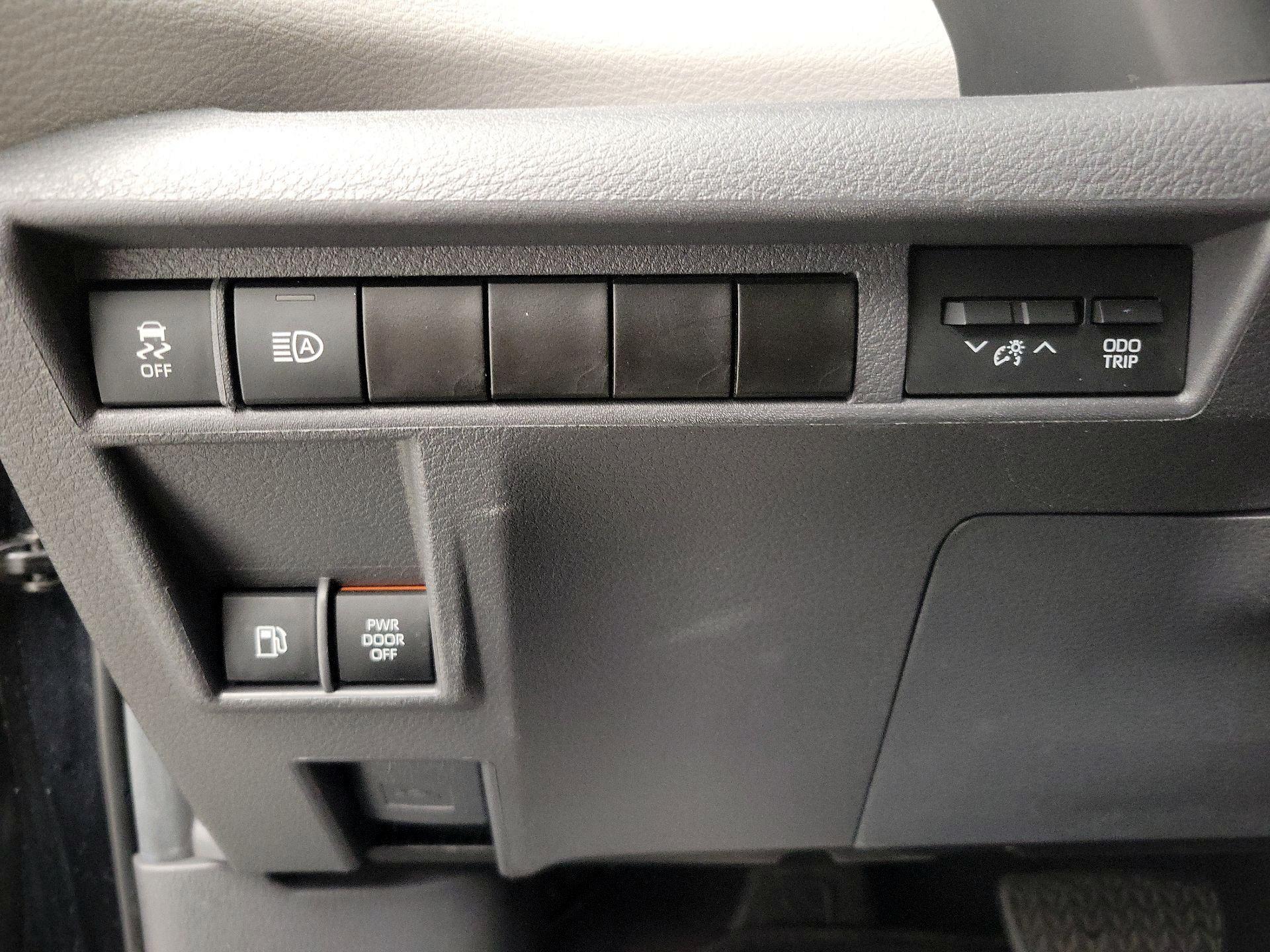 Thumbnail: 2024 Toyota Sienna - 13