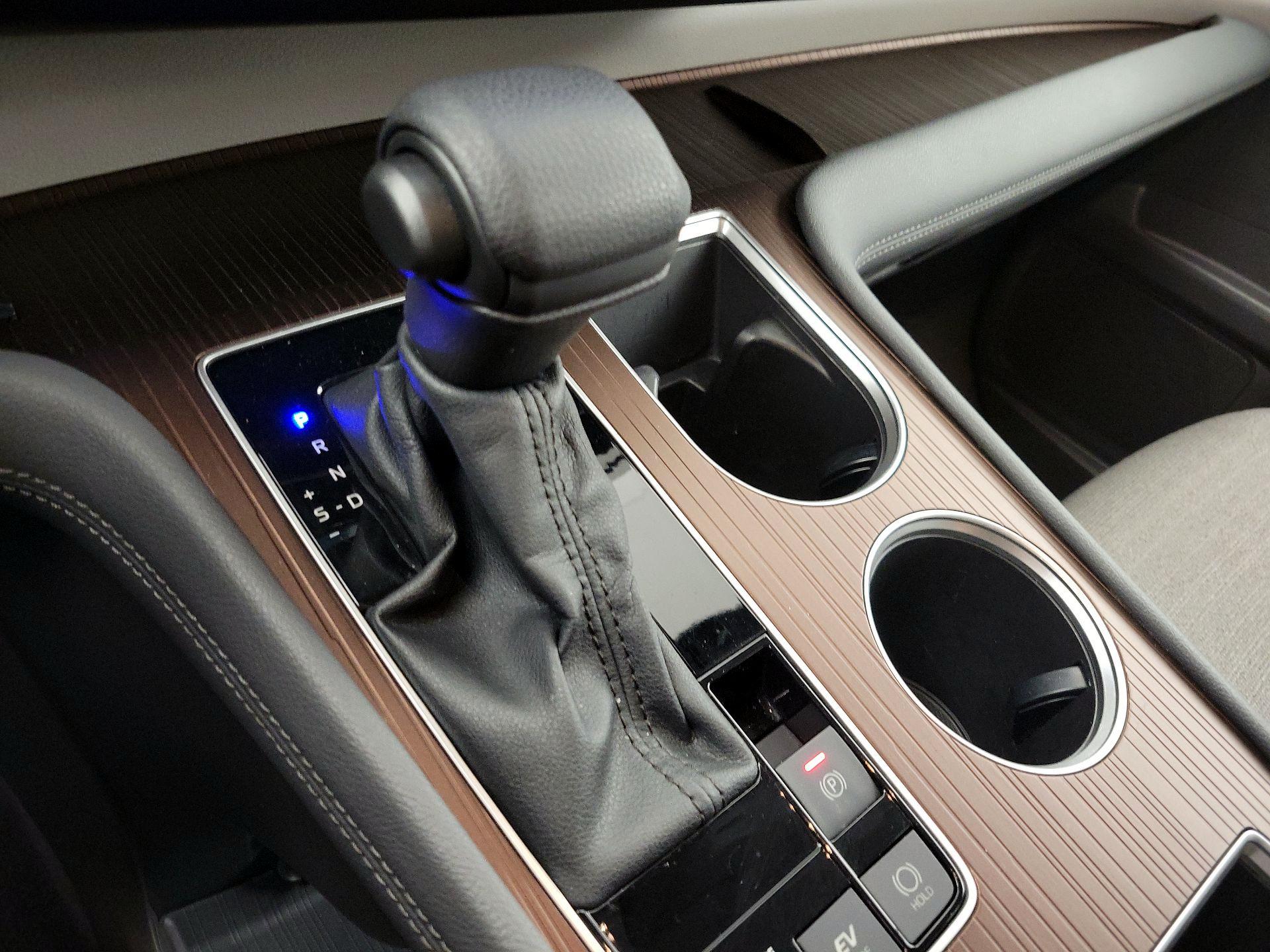 Thumbnail: 2024 Toyota Sienna - 17