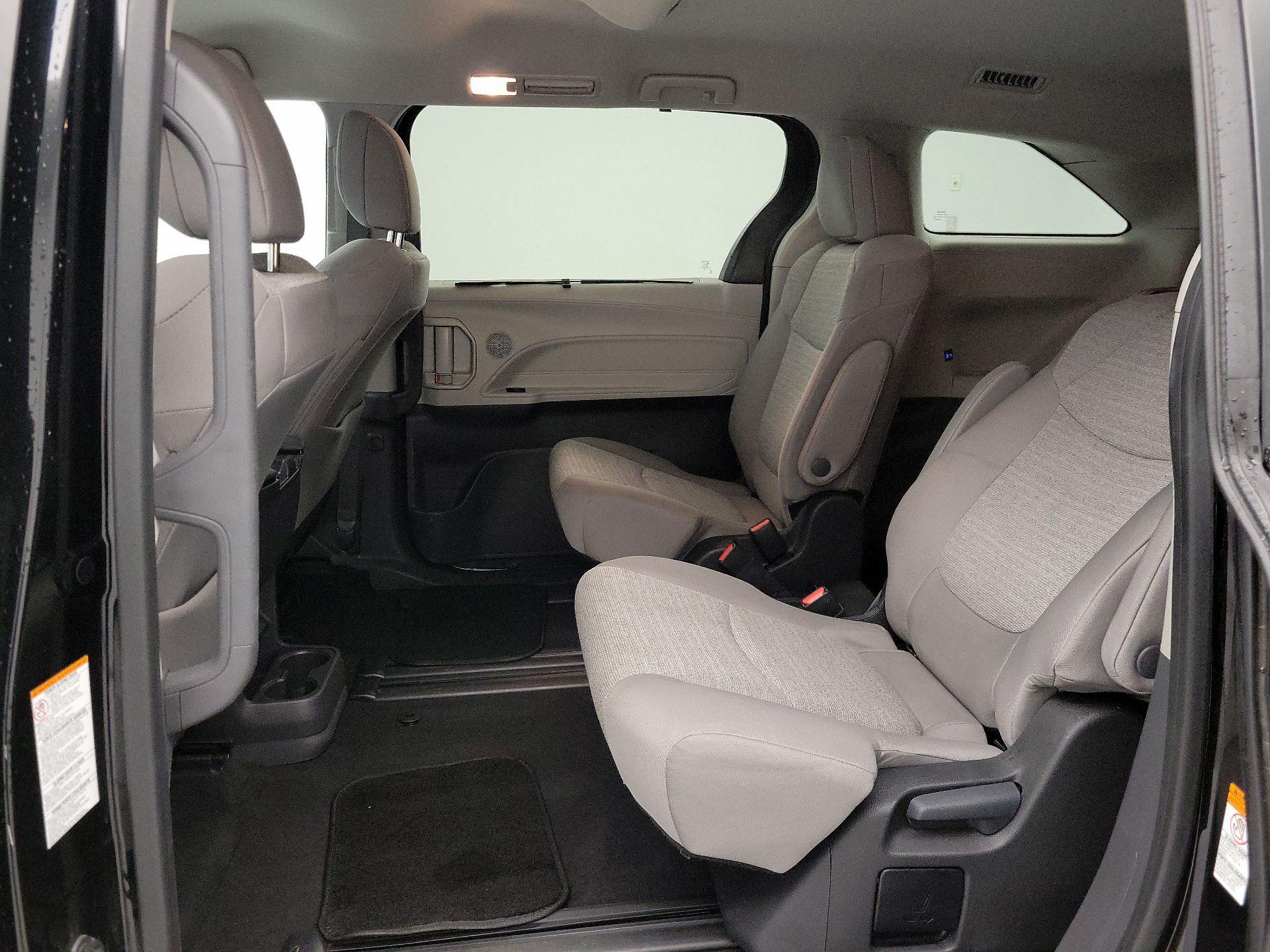 Thumbnail: 2024 Toyota Sienna - 18