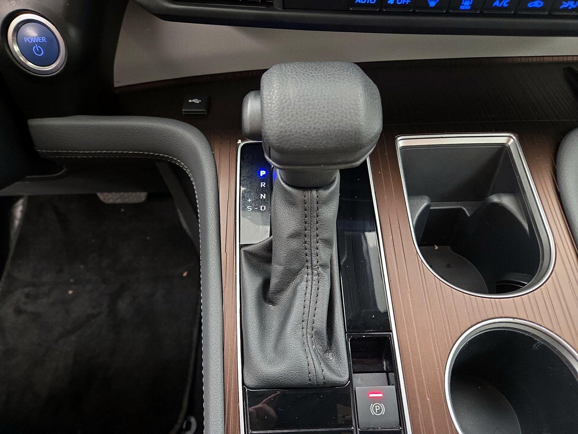 Thumbnail: 2024 Toyota Sienna - 18