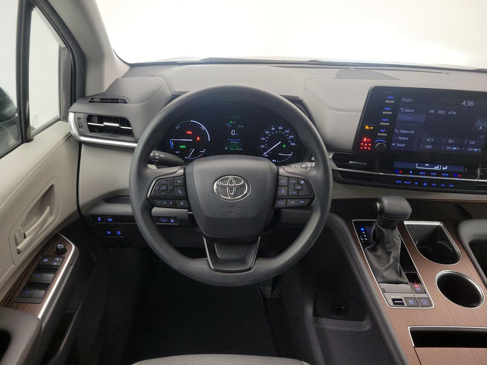 Thumbnail: 2024 Toyota Sienna - 10