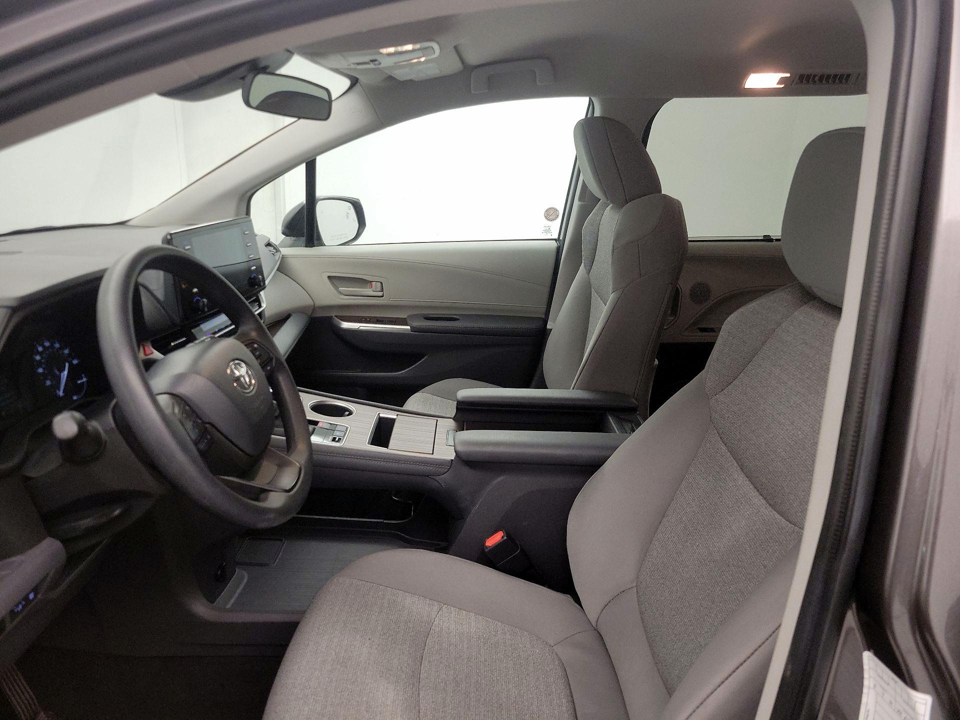 Thumbnail: 2024 Toyota Sienna - 11