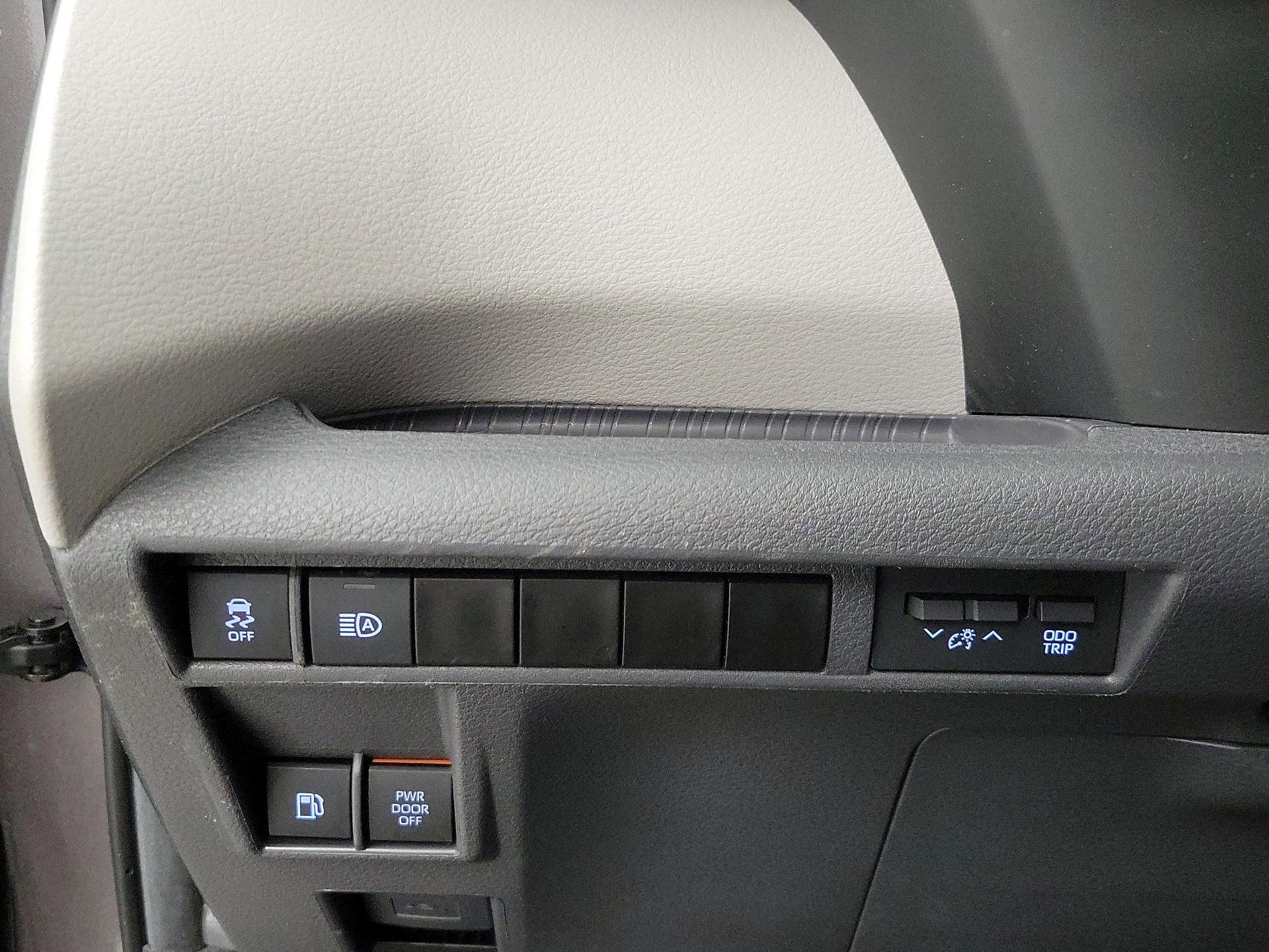 Thumbnail: 2024 Toyota Sienna - 13