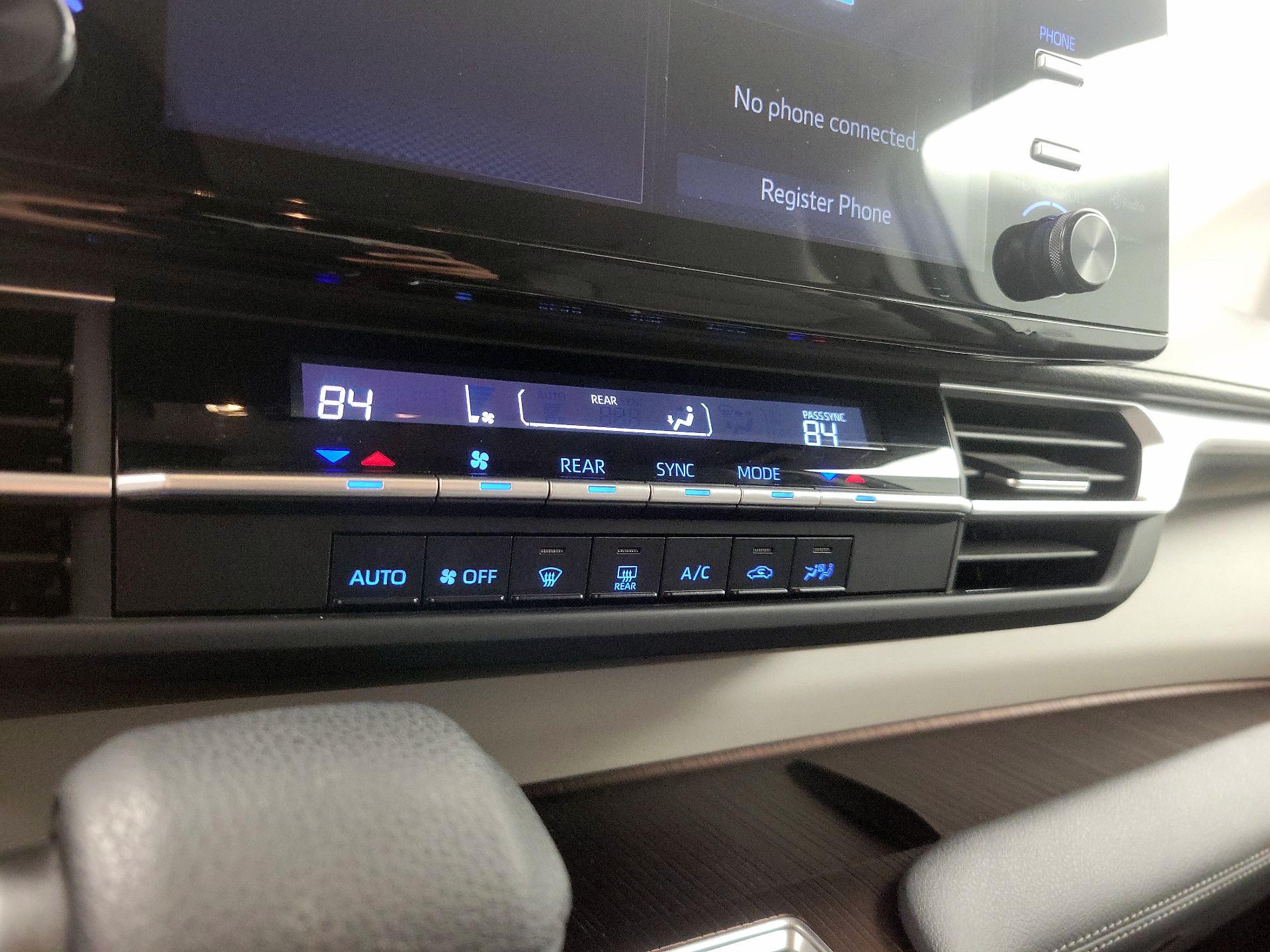 Thumbnail: 2024 Toyota Sienna - 16