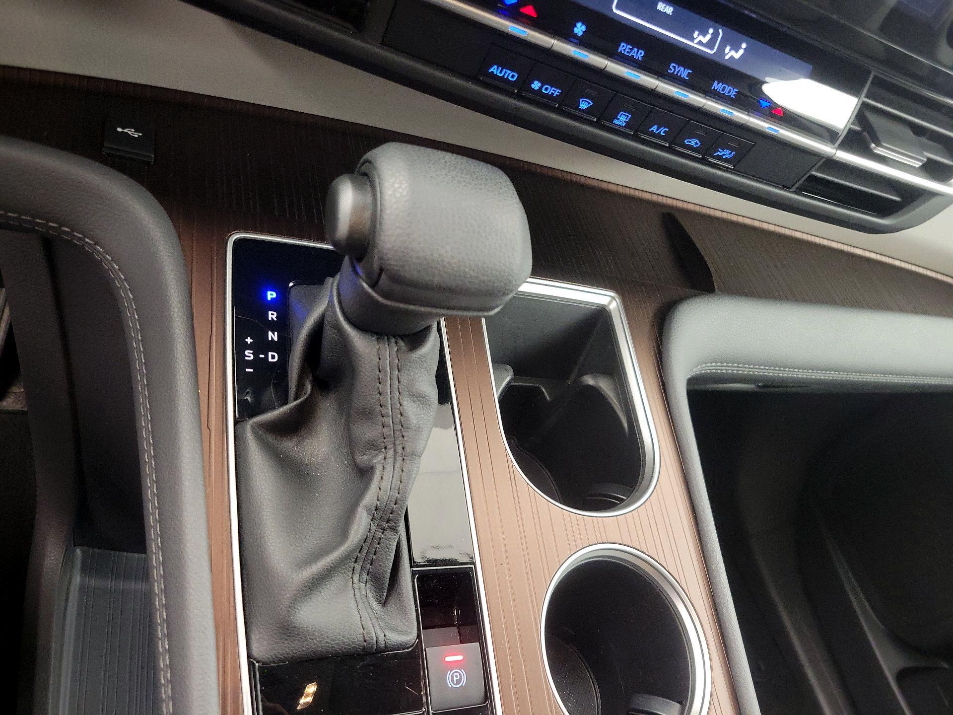 Thumbnail: 2024 Toyota Sienna - 17