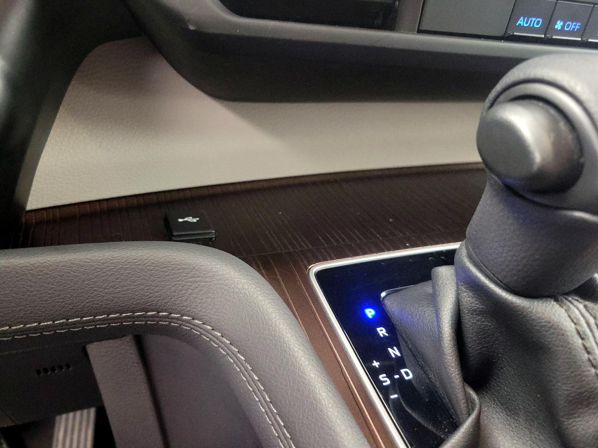 Thumbnail: 2024 Toyota Sienna - 18