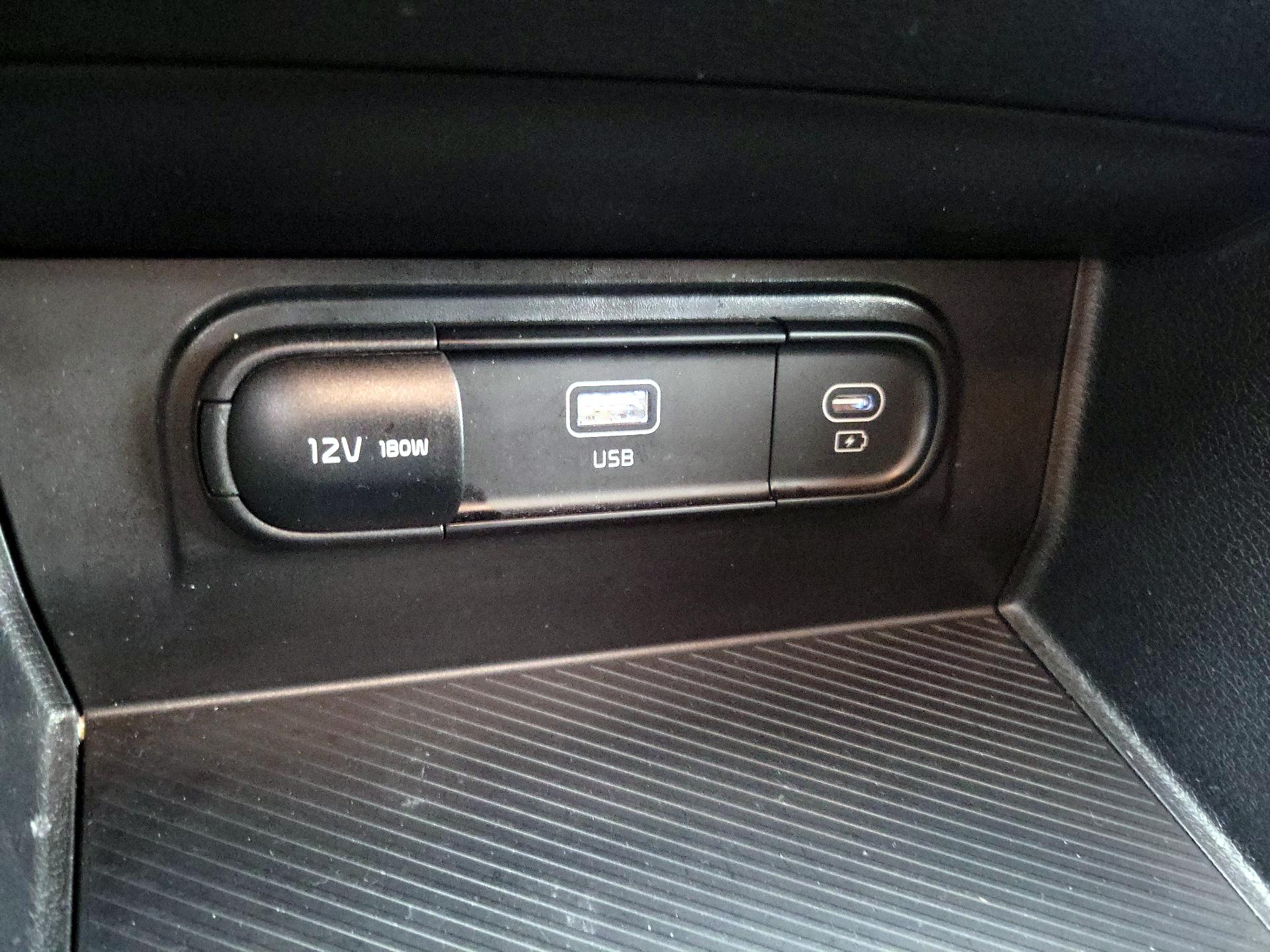 Thumbnail: 2023 Kia Sportage - 18