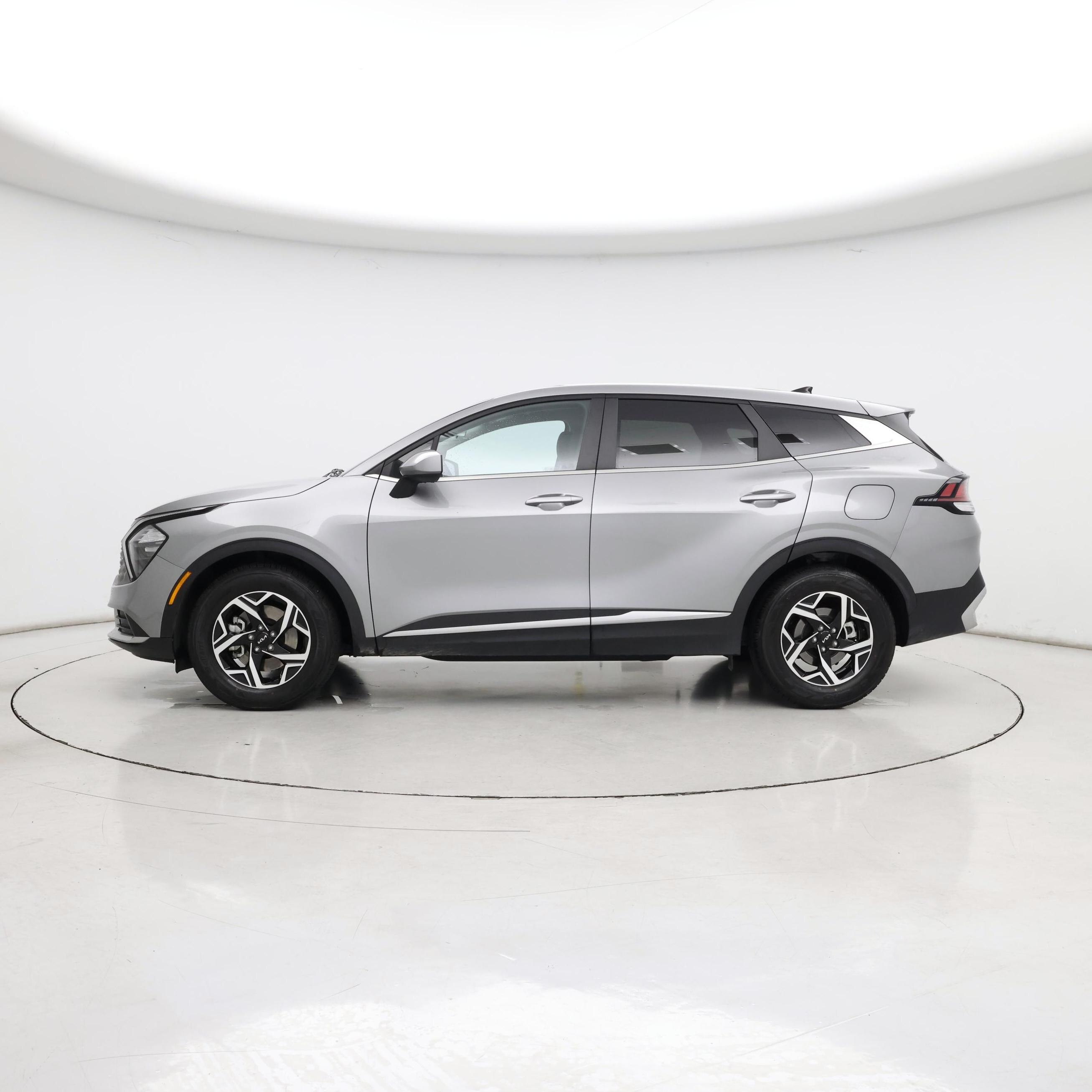 Thumbnail: 2023 Kia Sportage - 3