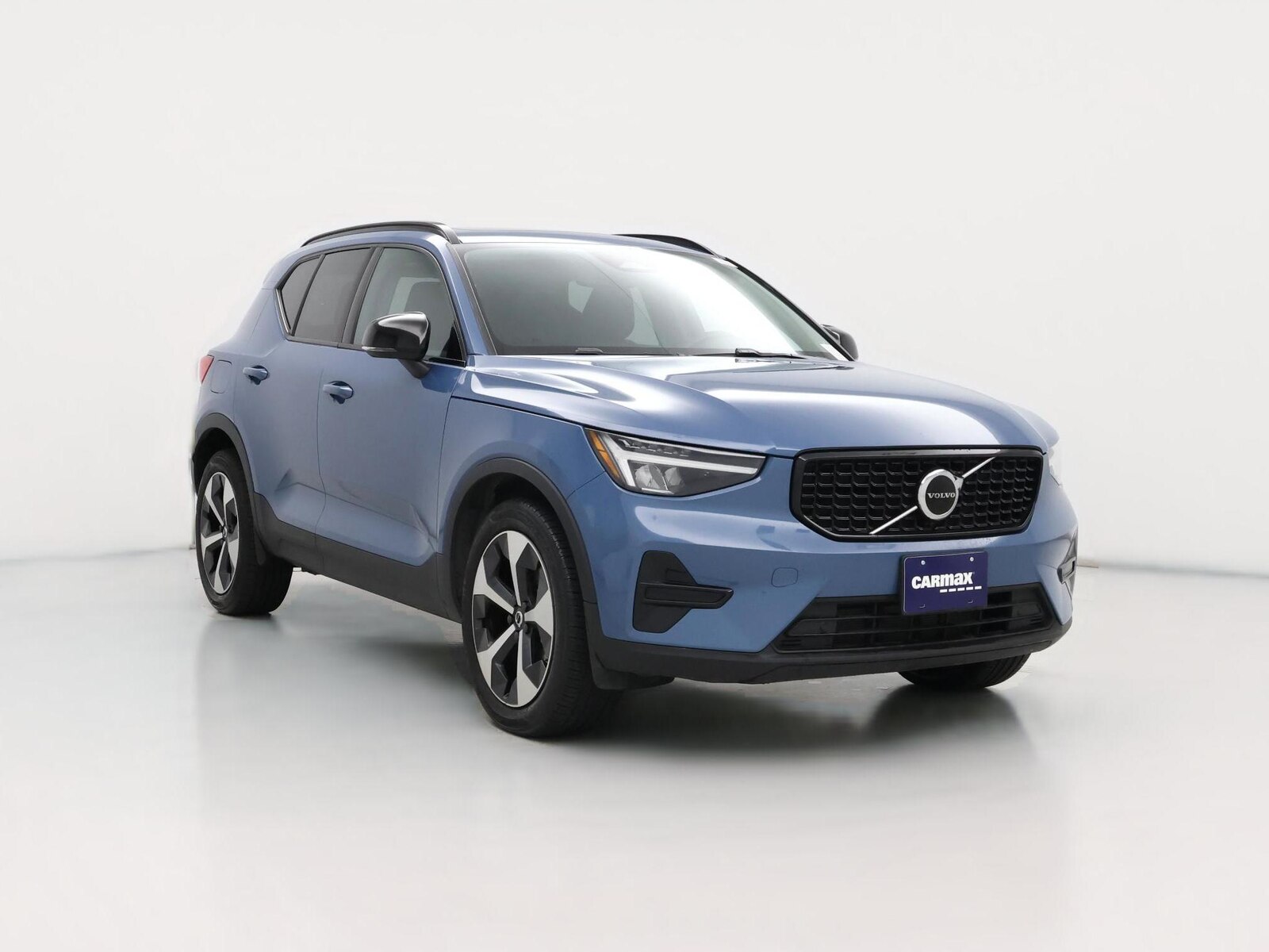 2024 Volvo XC40 Core