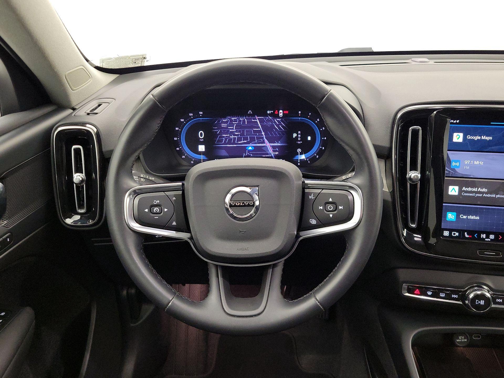 Thumbnail: 2024 Volvo XC40 - 10