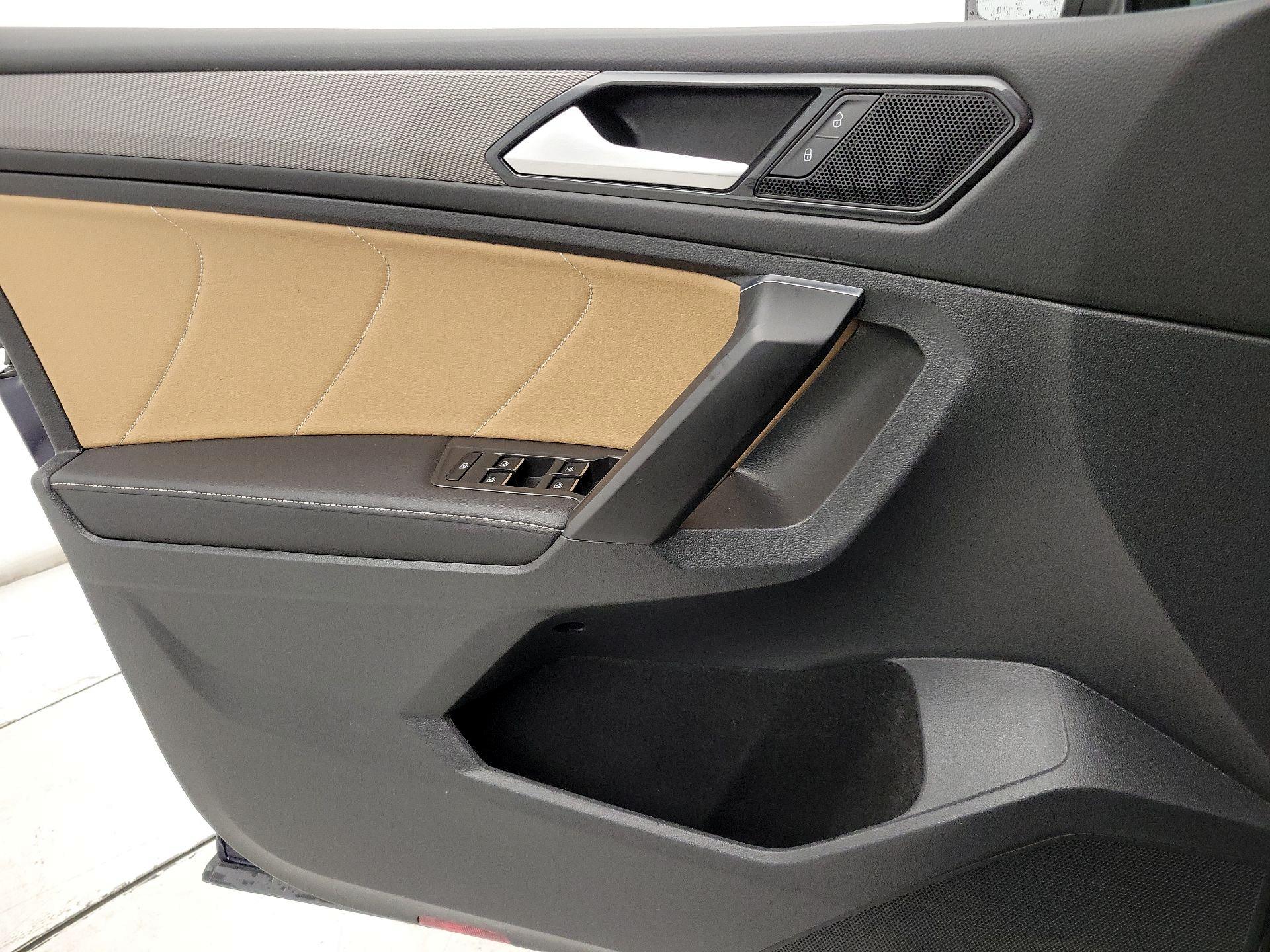 Thumbnail: 2022 Volkswagen Tiguan - 12