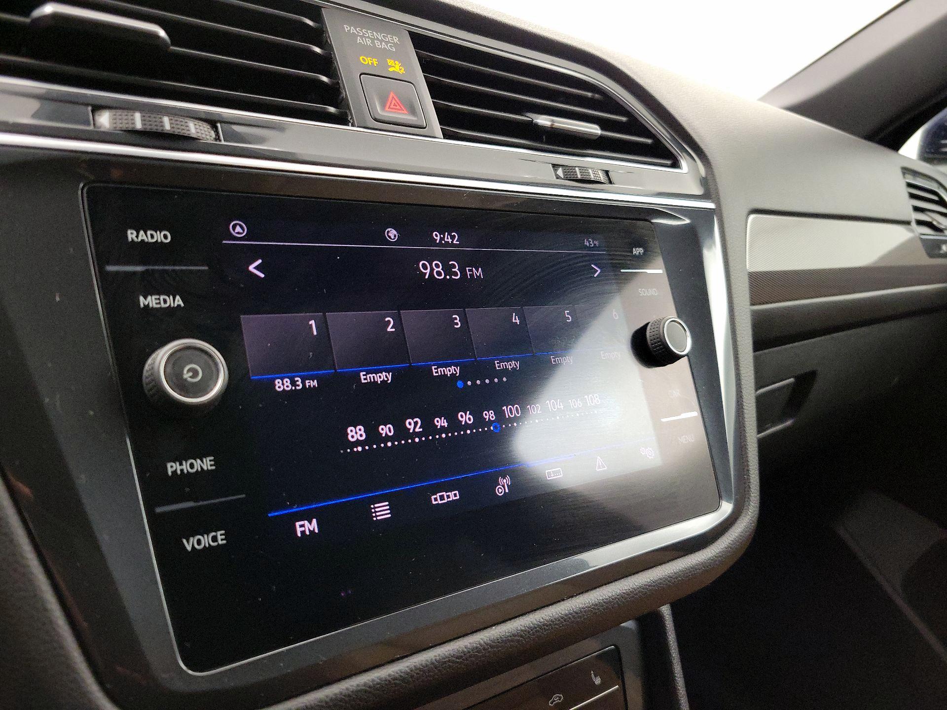 Thumbnail: 2022 Volkswagen Tiguan - 15