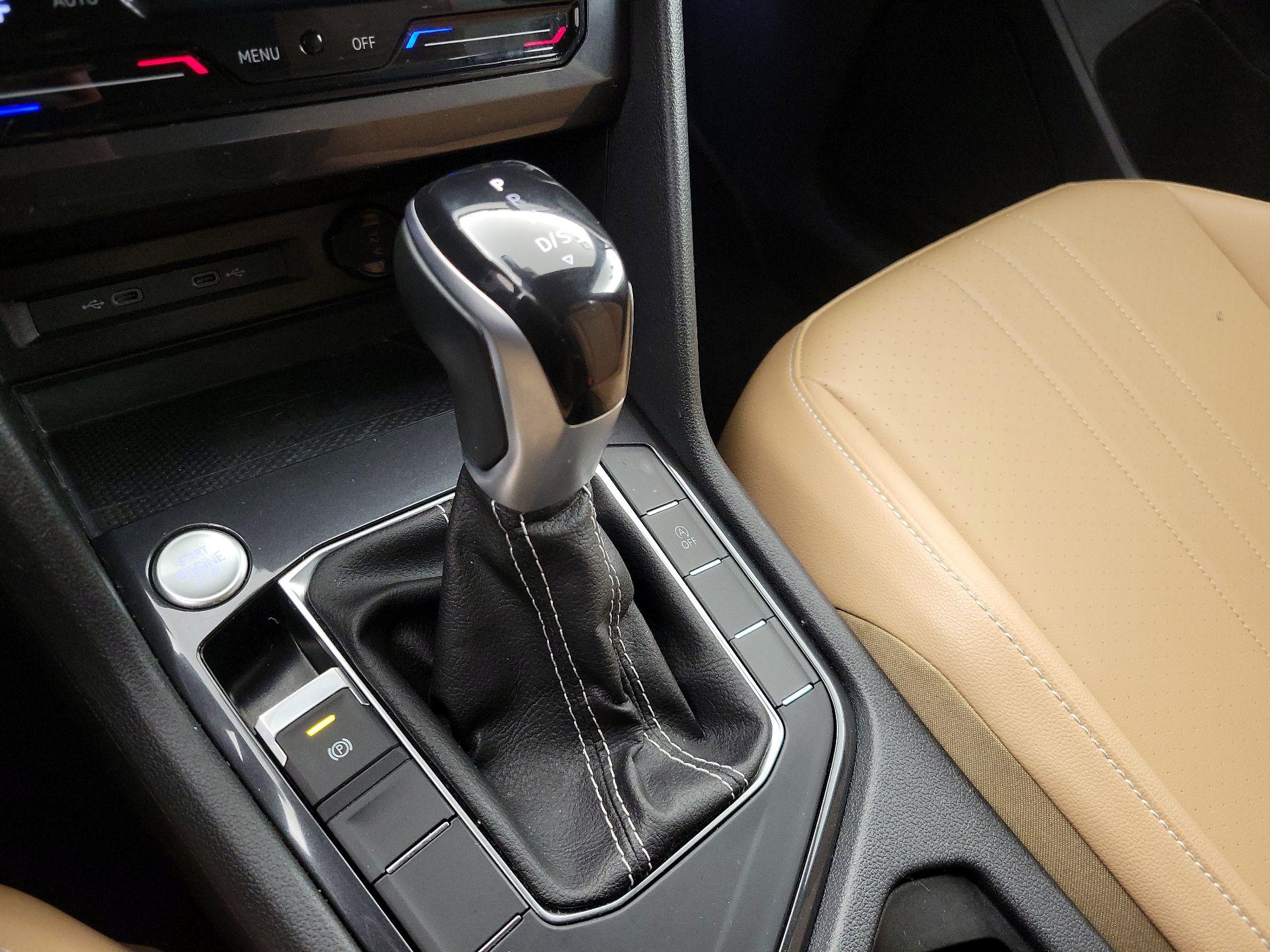 Thumbnail: 2022 Volkswagen Tiguan - 17