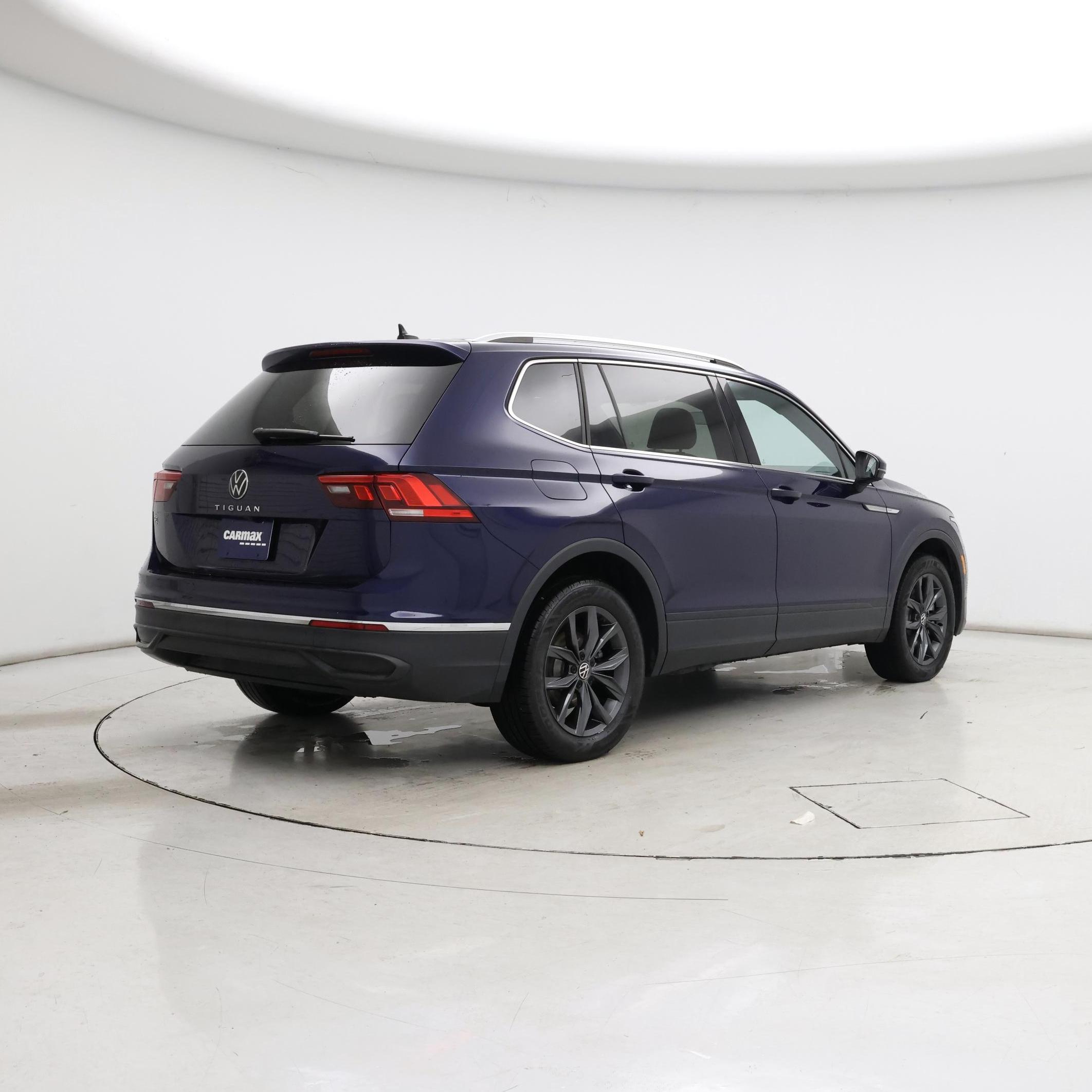 Thumbnail: 2022 Volkswagen Tiguan - 8