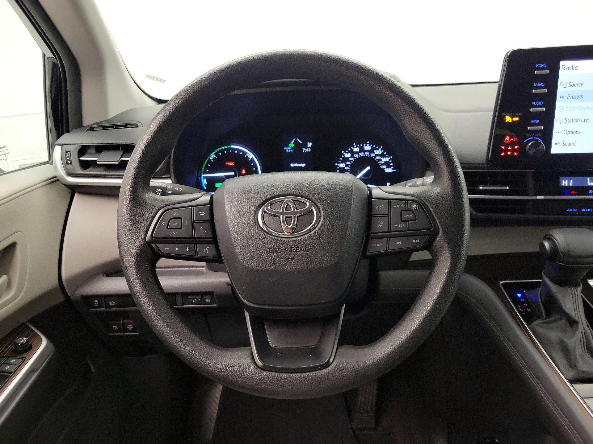 Thumbnail: 2024 Toyota Sienna - 10