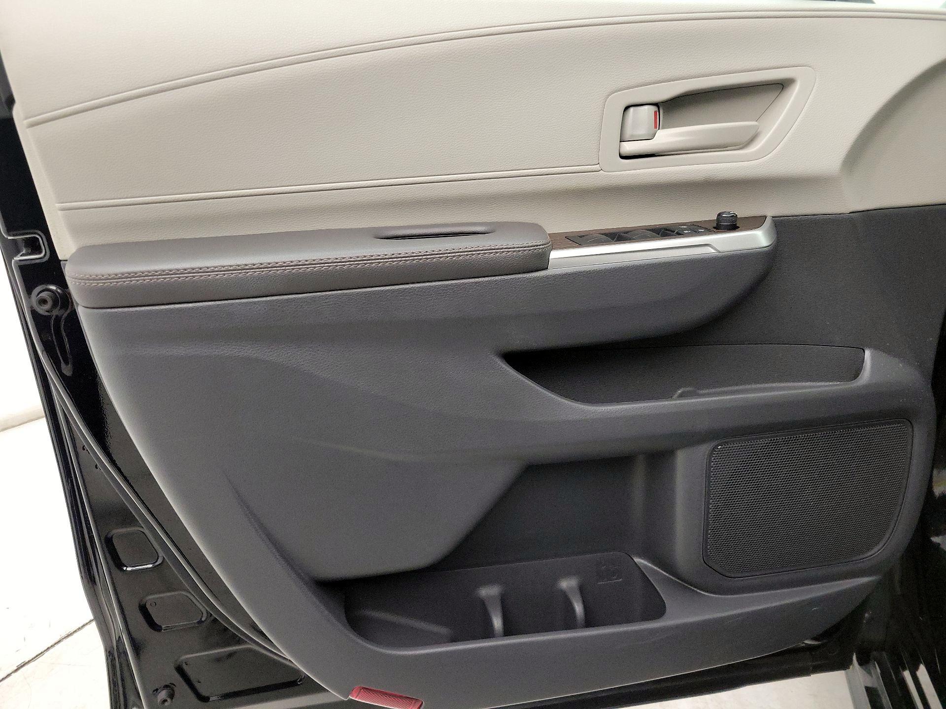 Thumbnail: 2024 Toyota Sienna - 12