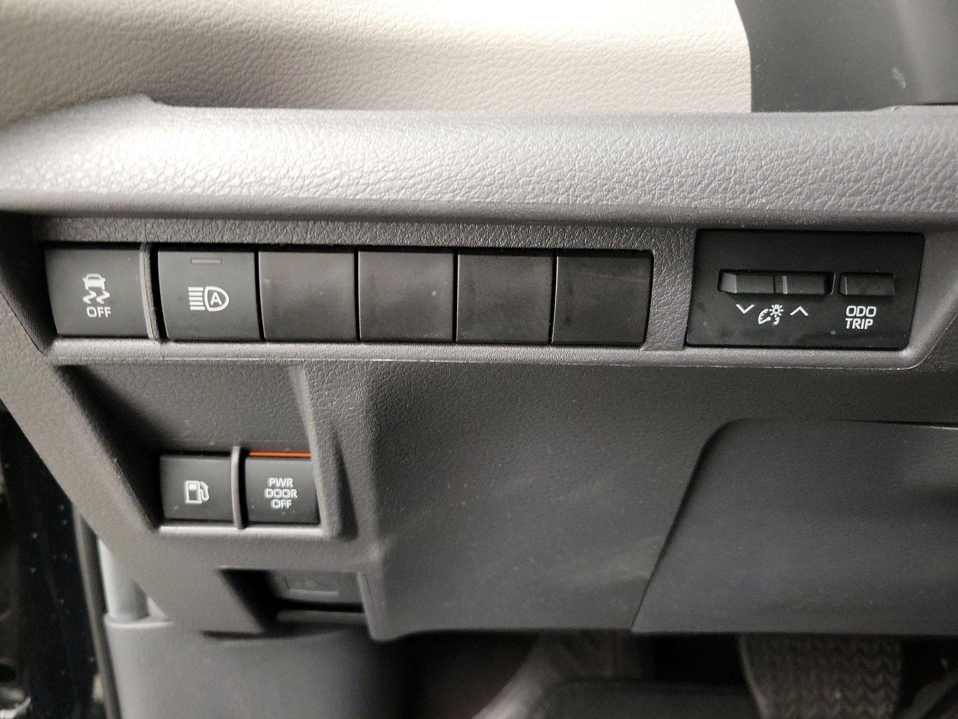 Thumbnail: 2024 Toyota Sienna - 13