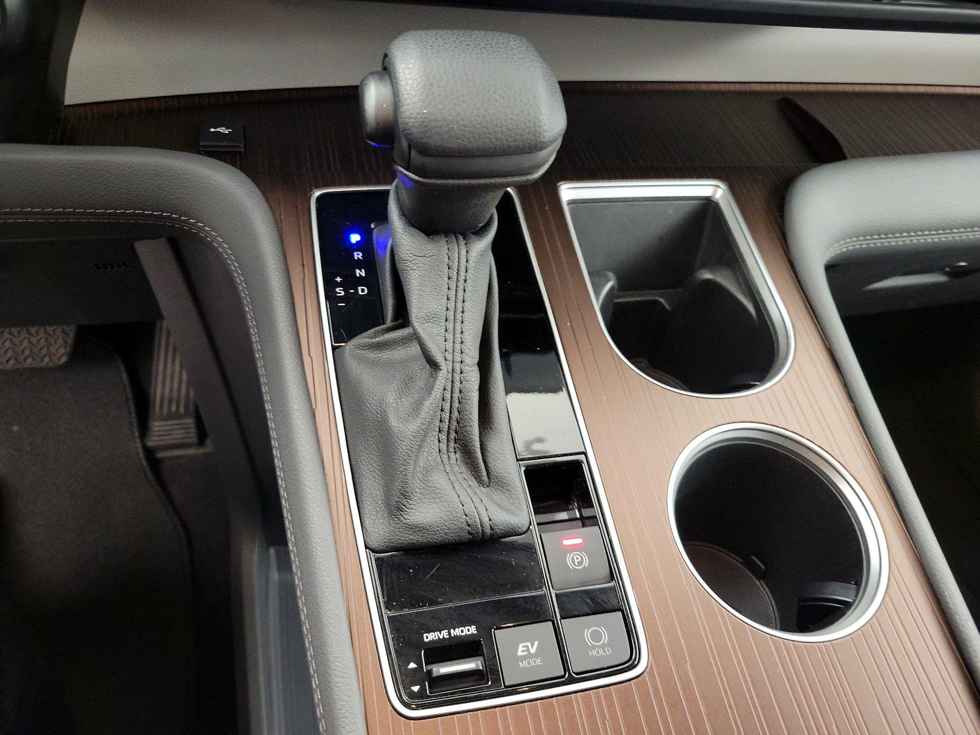 Thumbnail: 2024 Toyota Sienna - 17