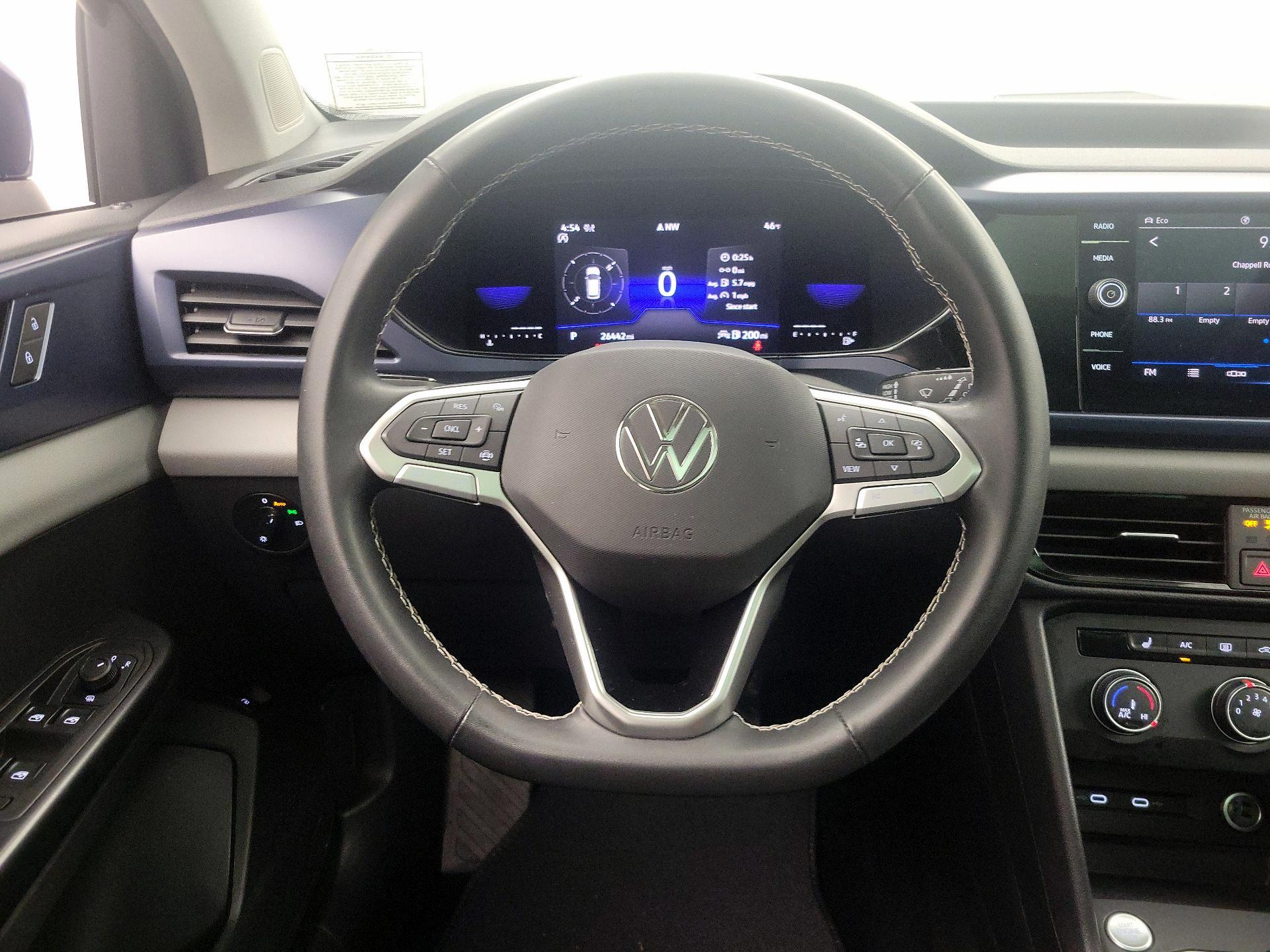 Thumbnail: 2022 Volkswagen Taos - 10