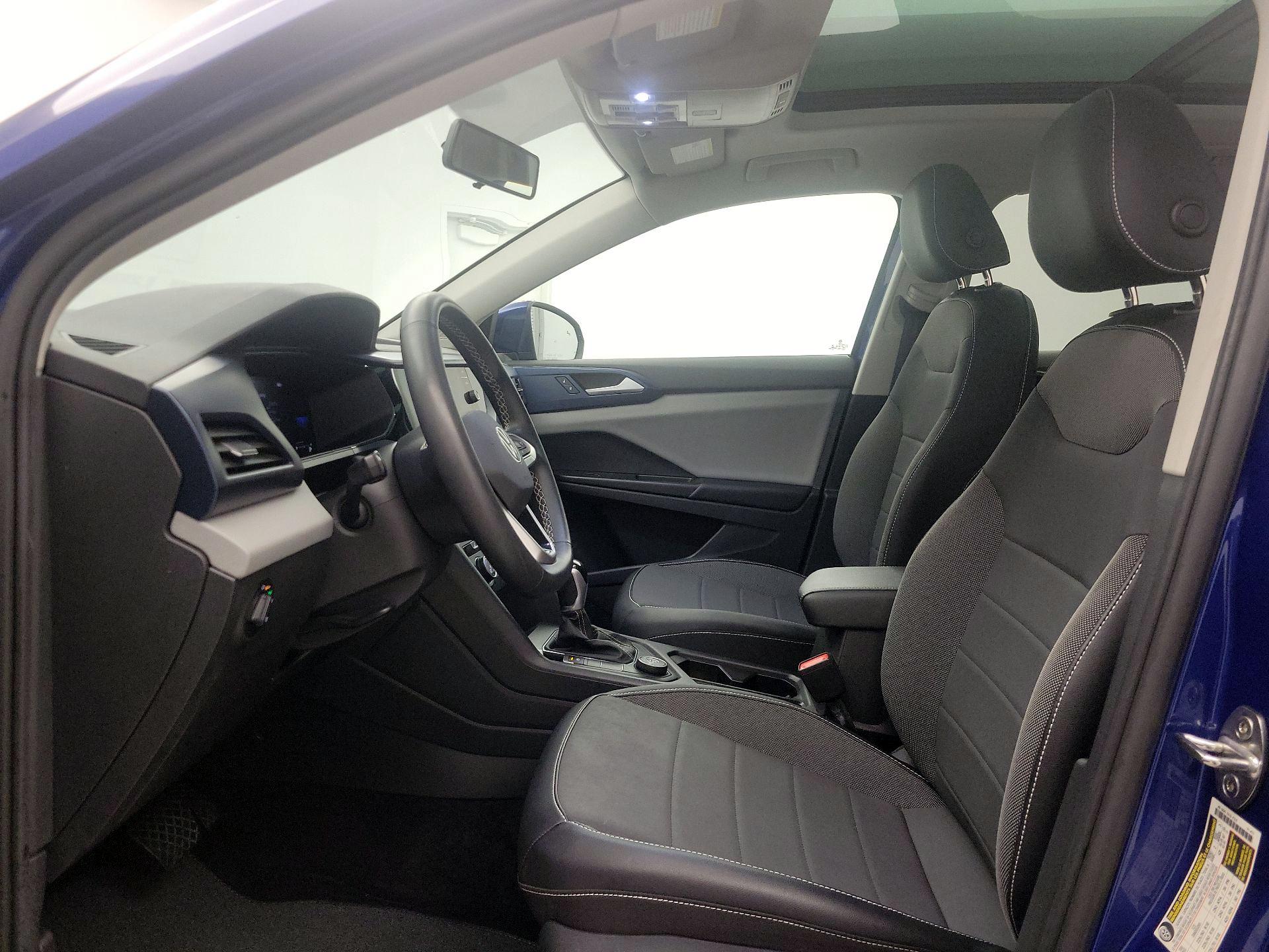 Thumbnail: 2022 Volkswagen Taos - 11