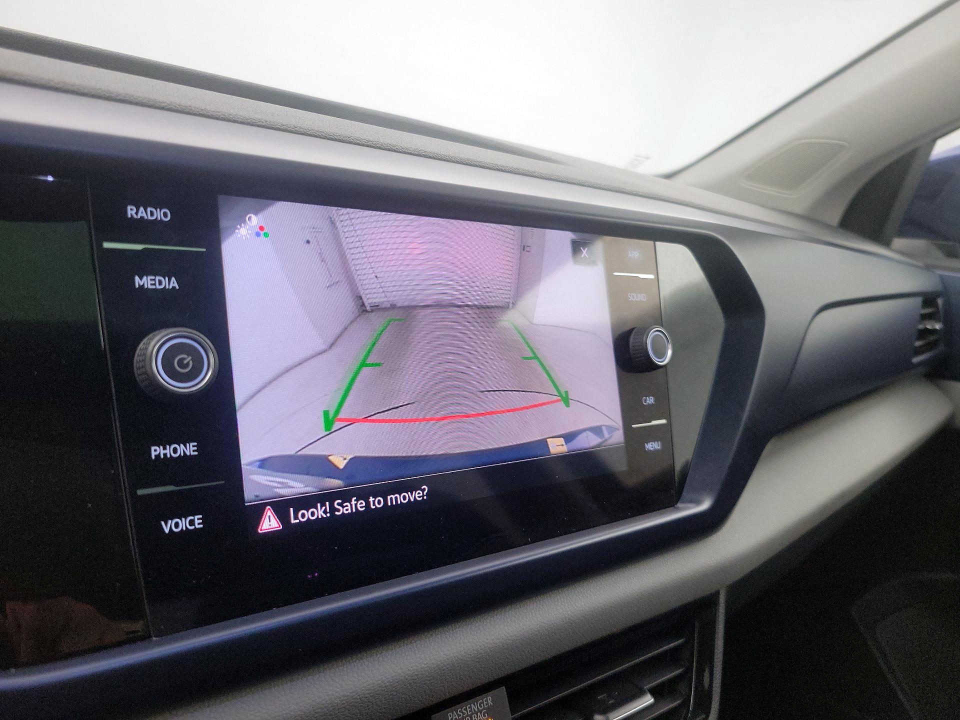 Thumbnail: 2022 Volkswagen Taos - 14