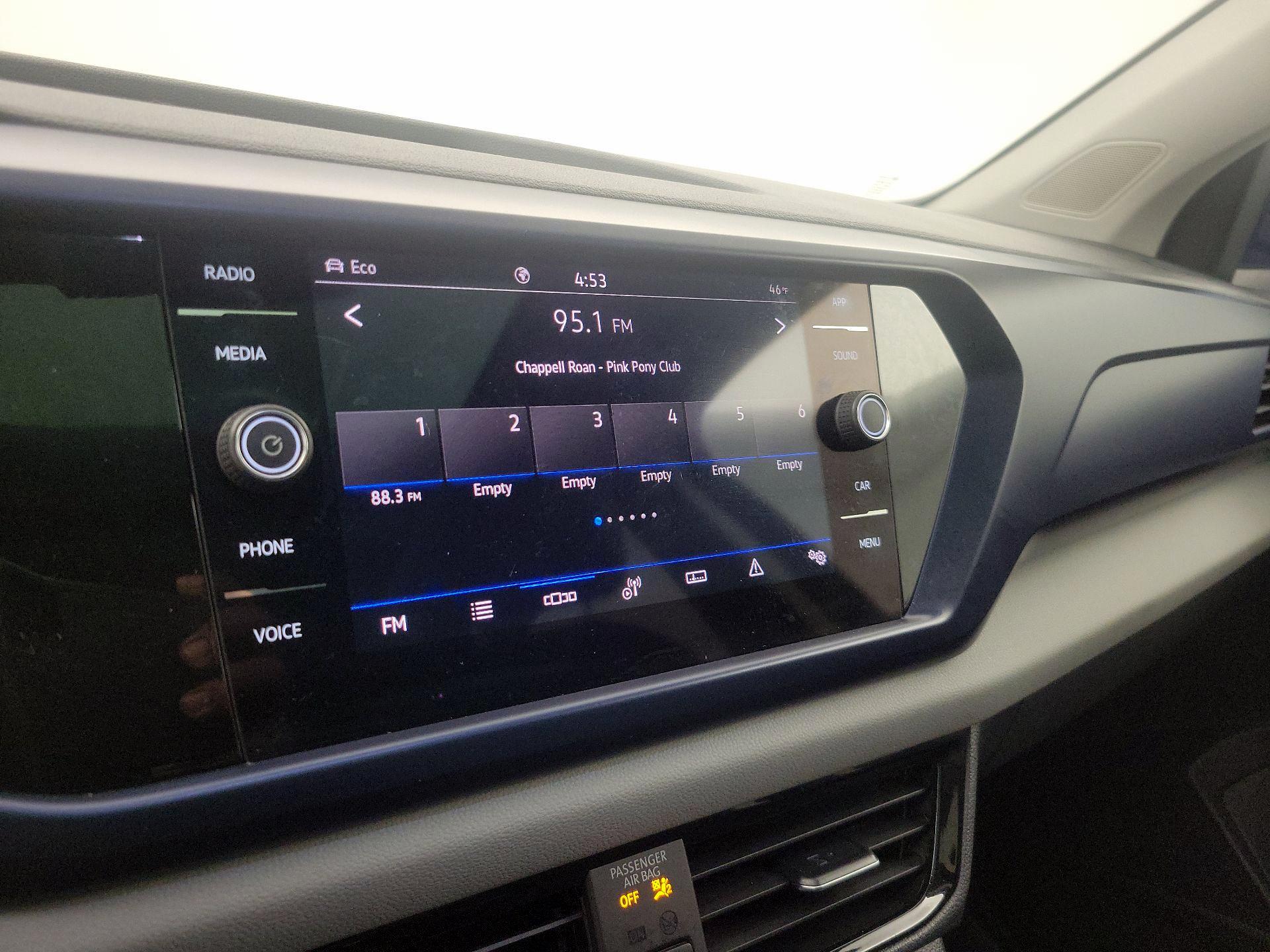 Thumbnail: 2022 Volkswagen Taos - 15