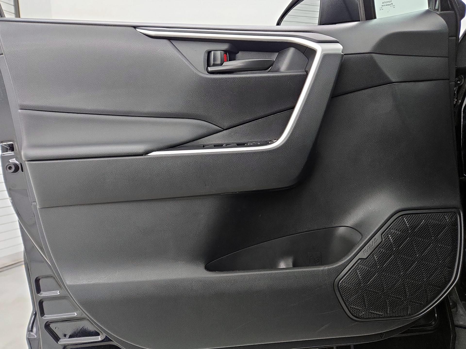 Thumbnail: 2024 Toyota RAV4 - 12