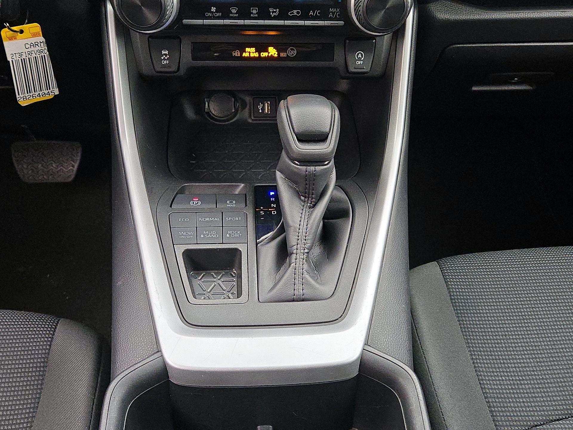 Thumbnail: 2024 Toyota RAV4 - 17