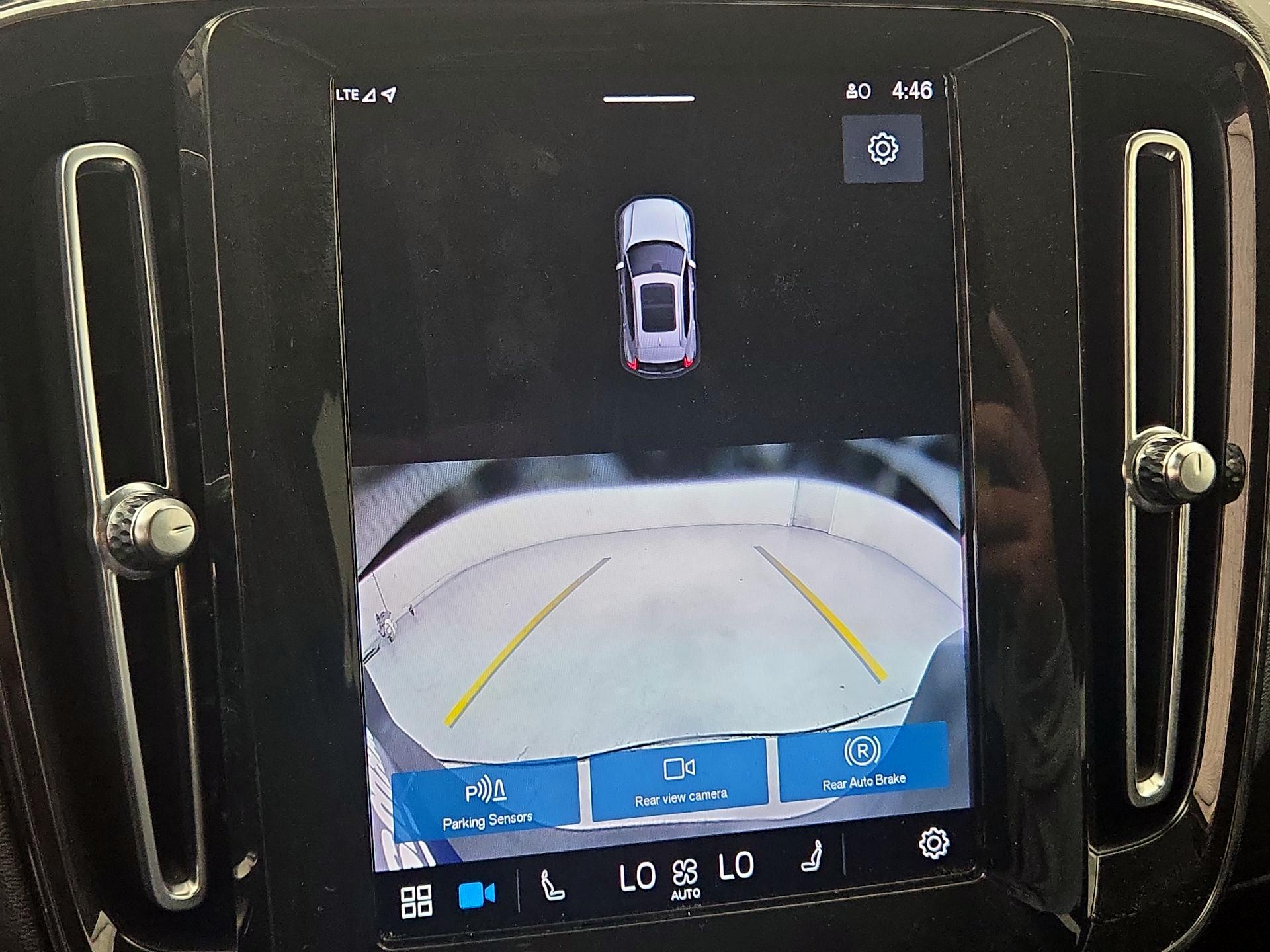 Thumbnail: 2024 Volvo XC40 - 14