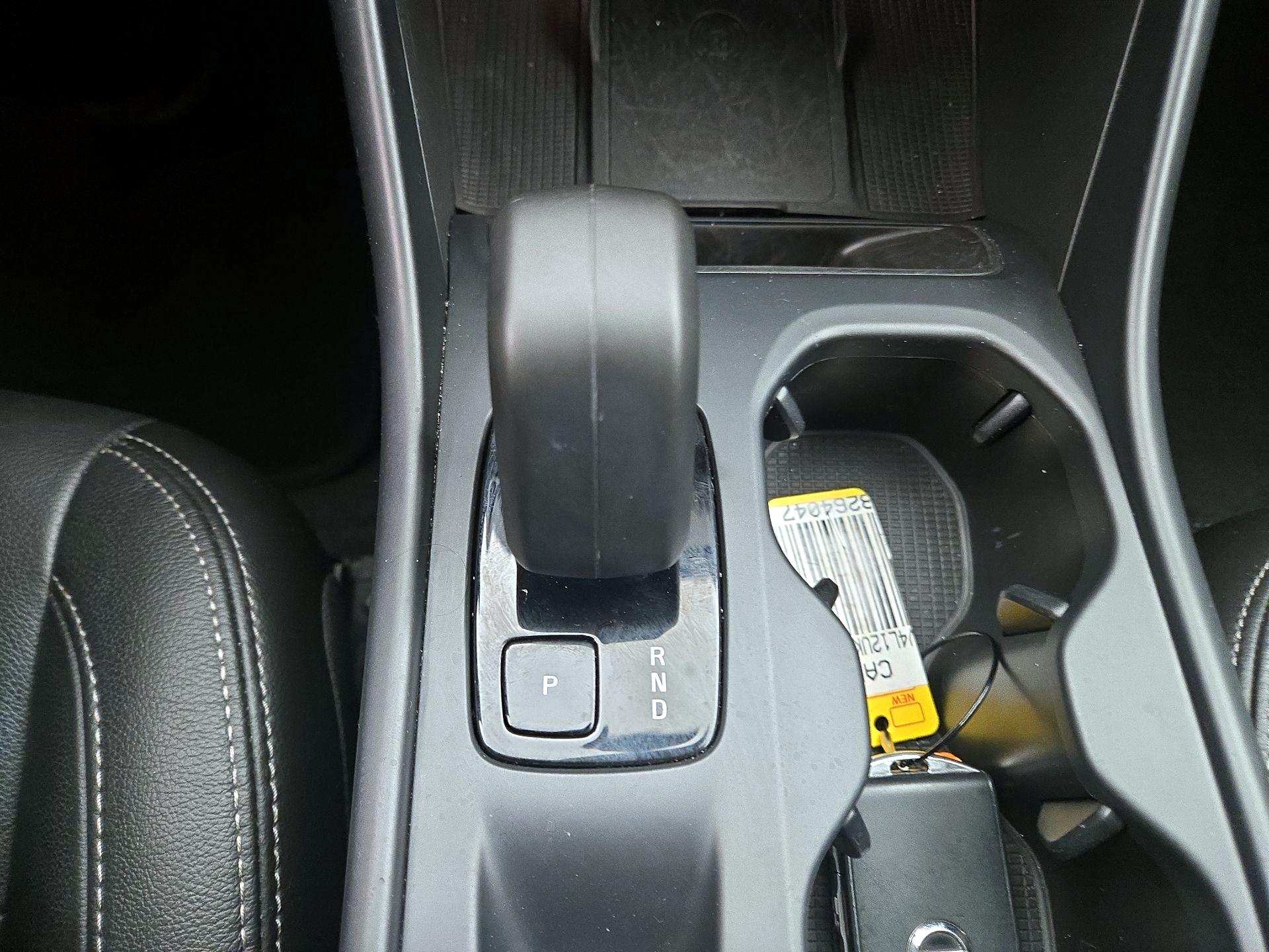 Thumbnail: 2024 Volvo XC40 - 17