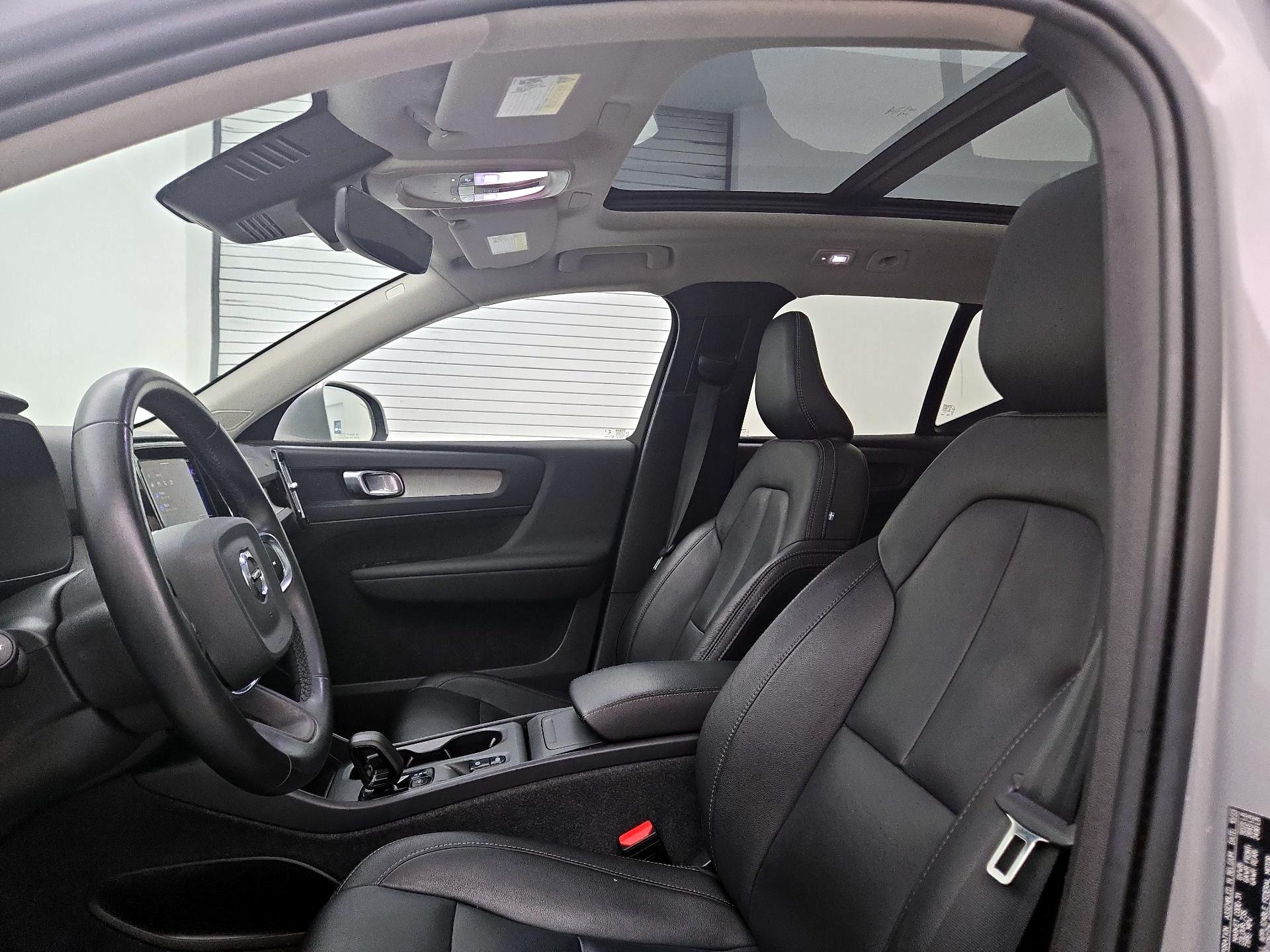 Thumbnail: 2024 Volvo XC40 - 19