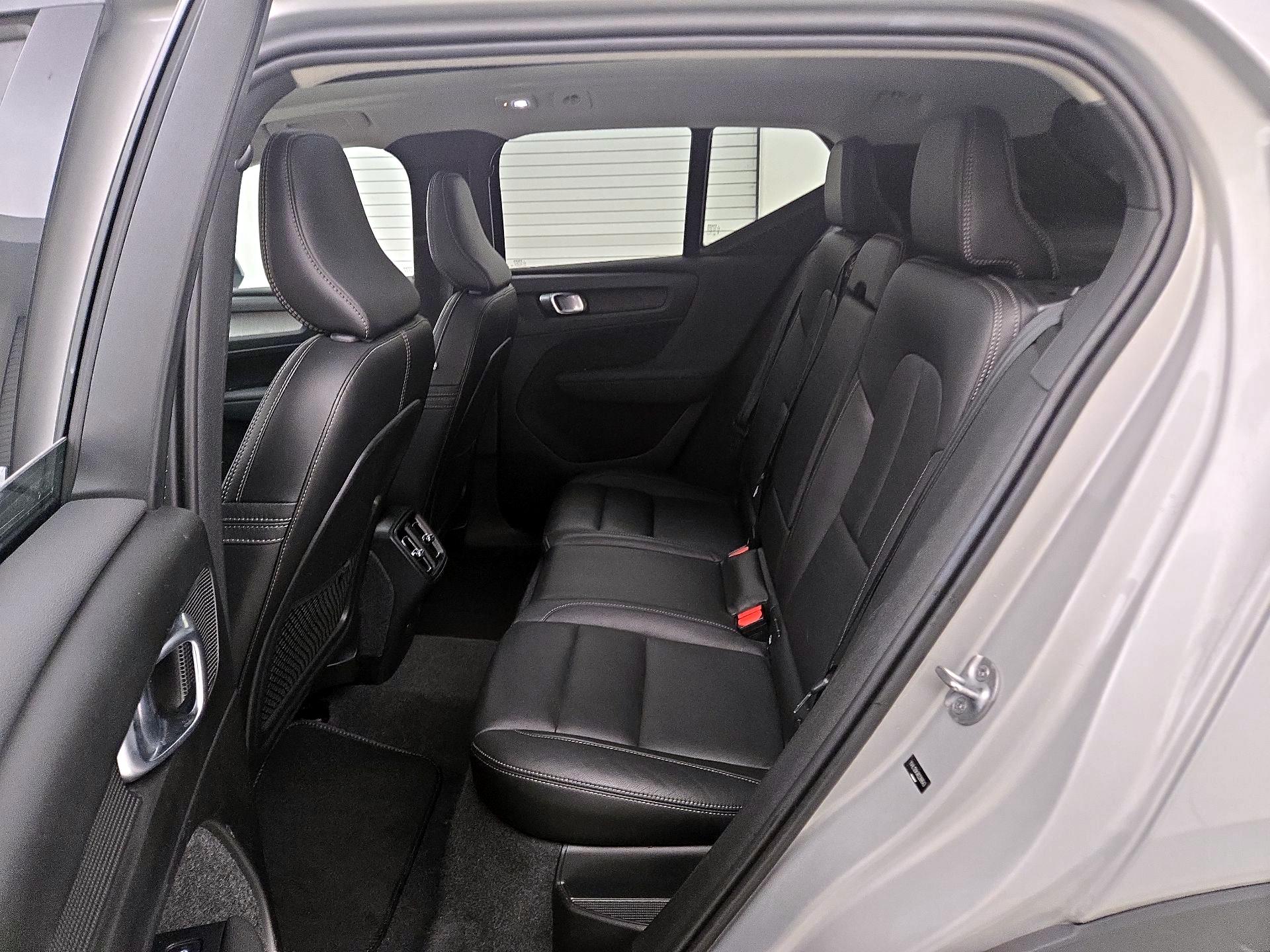 Thumbnail: 2024 Volvo XC40 - 20