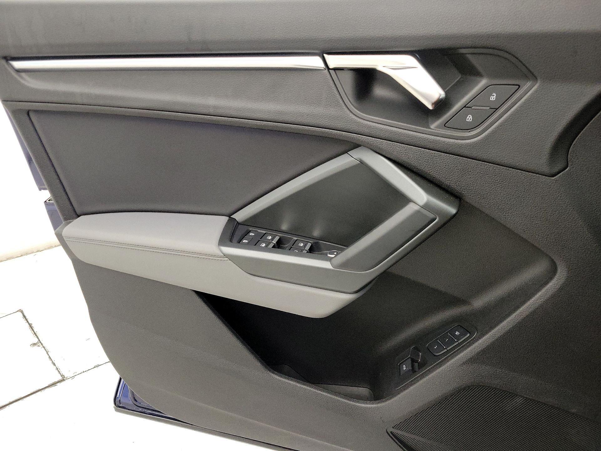 Thumbnail: 2023 Audi Q3 - 12