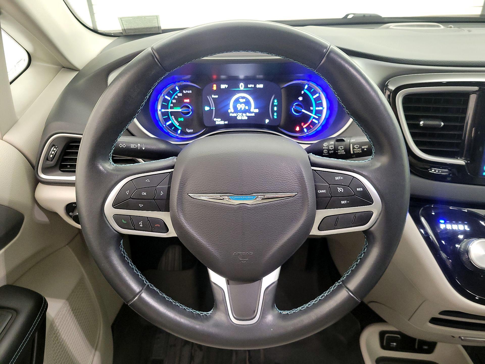 Thumbnail: 2018 Chrysler Pacifica - 10