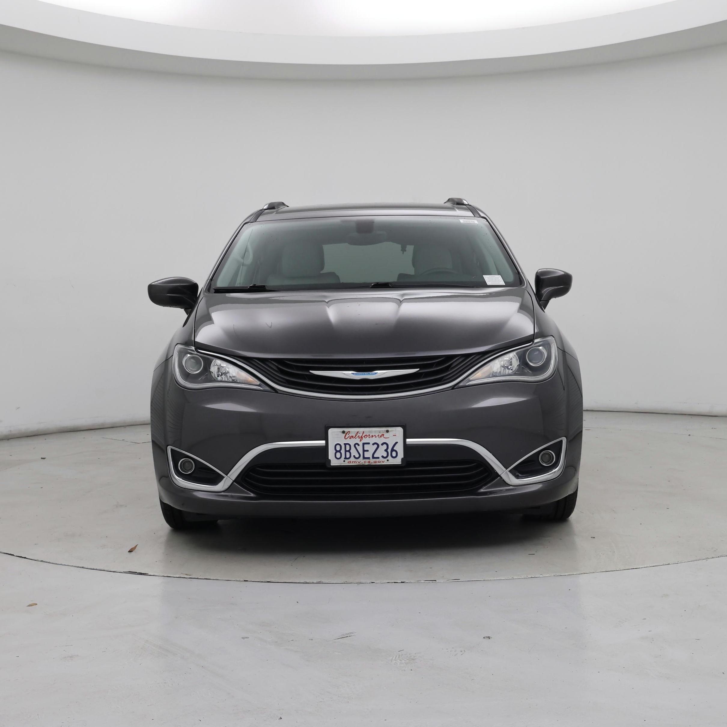 Thumbnail: 2018 Chrysler Pacifica - 5