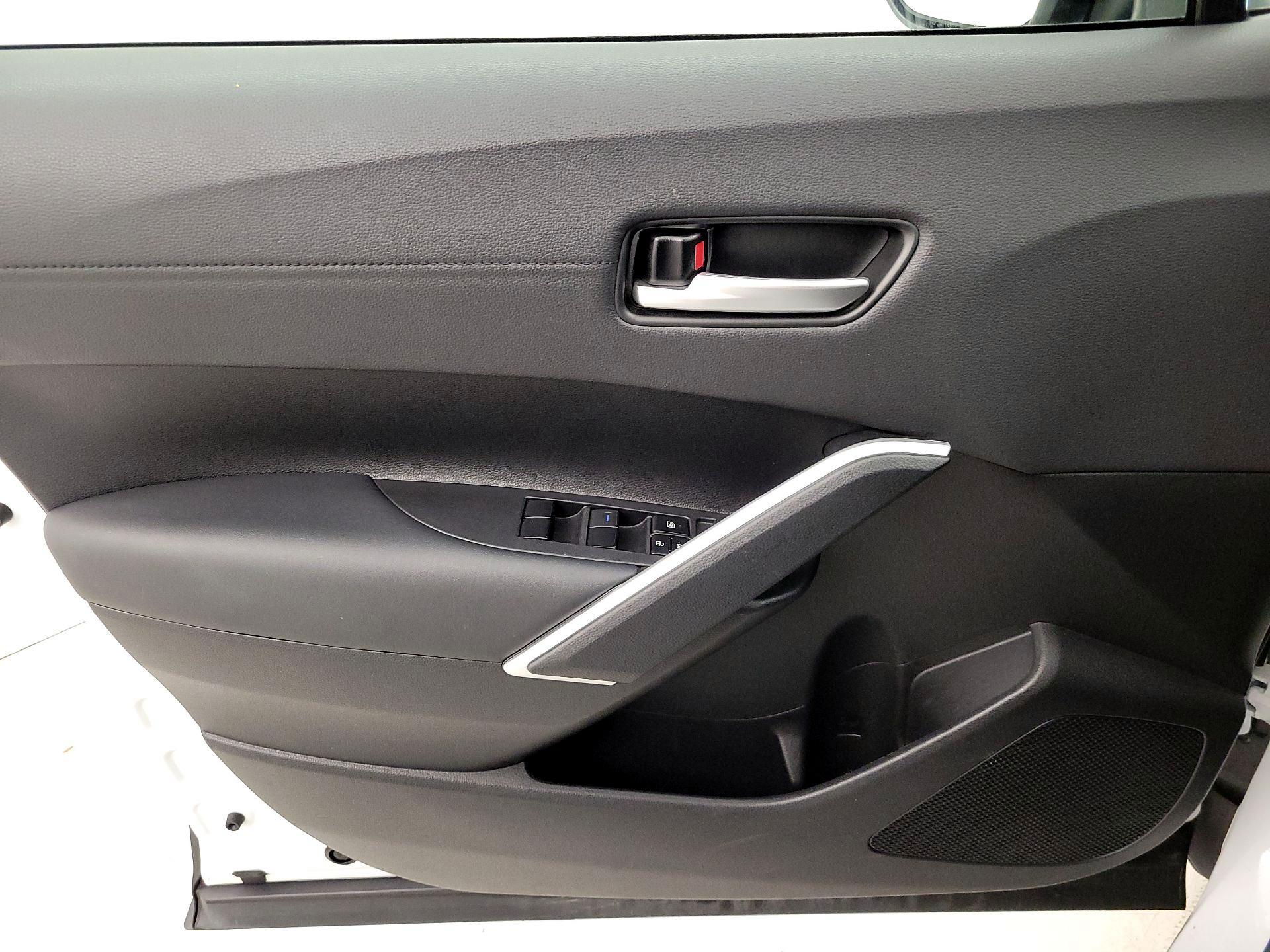 Thumbnail: 2022 Toyota Corolla Cross - 12