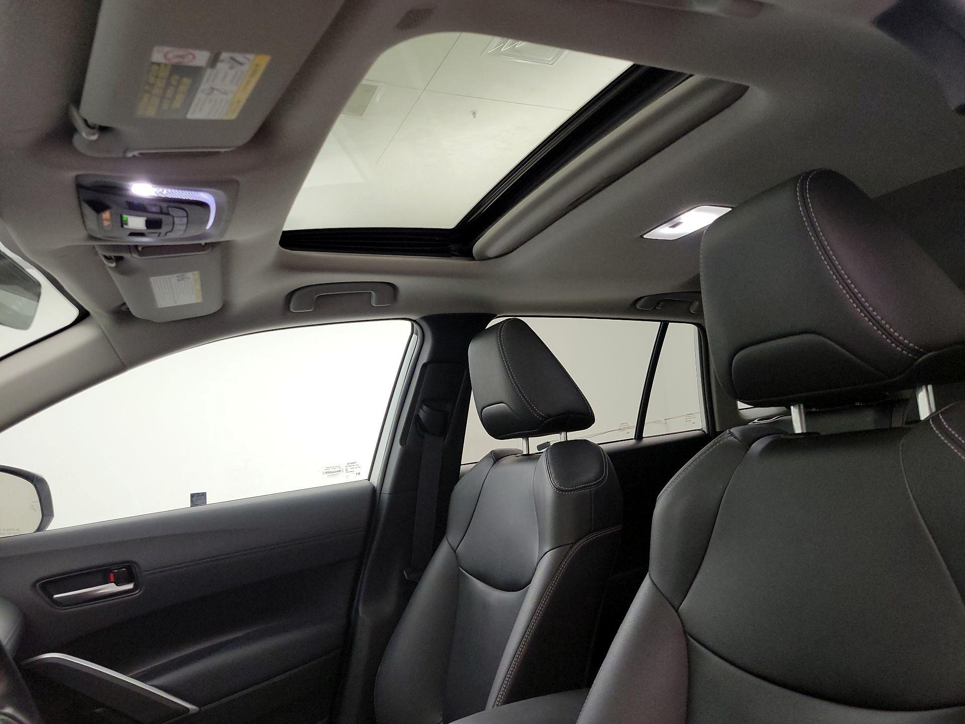 Thumbnail: 2022 Toyota Corolla Cross - 19